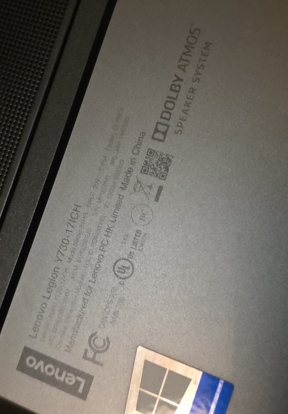 Lenovo Legion Y730-17IN Laptop i5-8300H 2.30 GHz 8GB DDR 1 TB HD GTX 1050Ti 4GB
