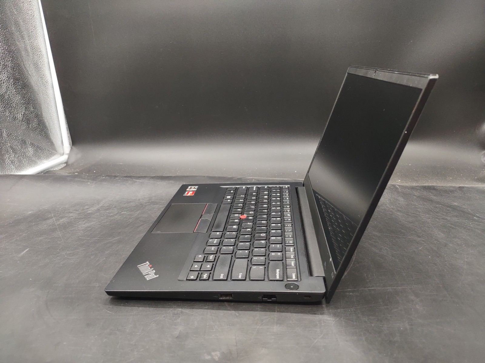 Lenovo Thinkpad E14 AMD Ryzen 7 5700U 8GB RAM 512GB NVME NO OS