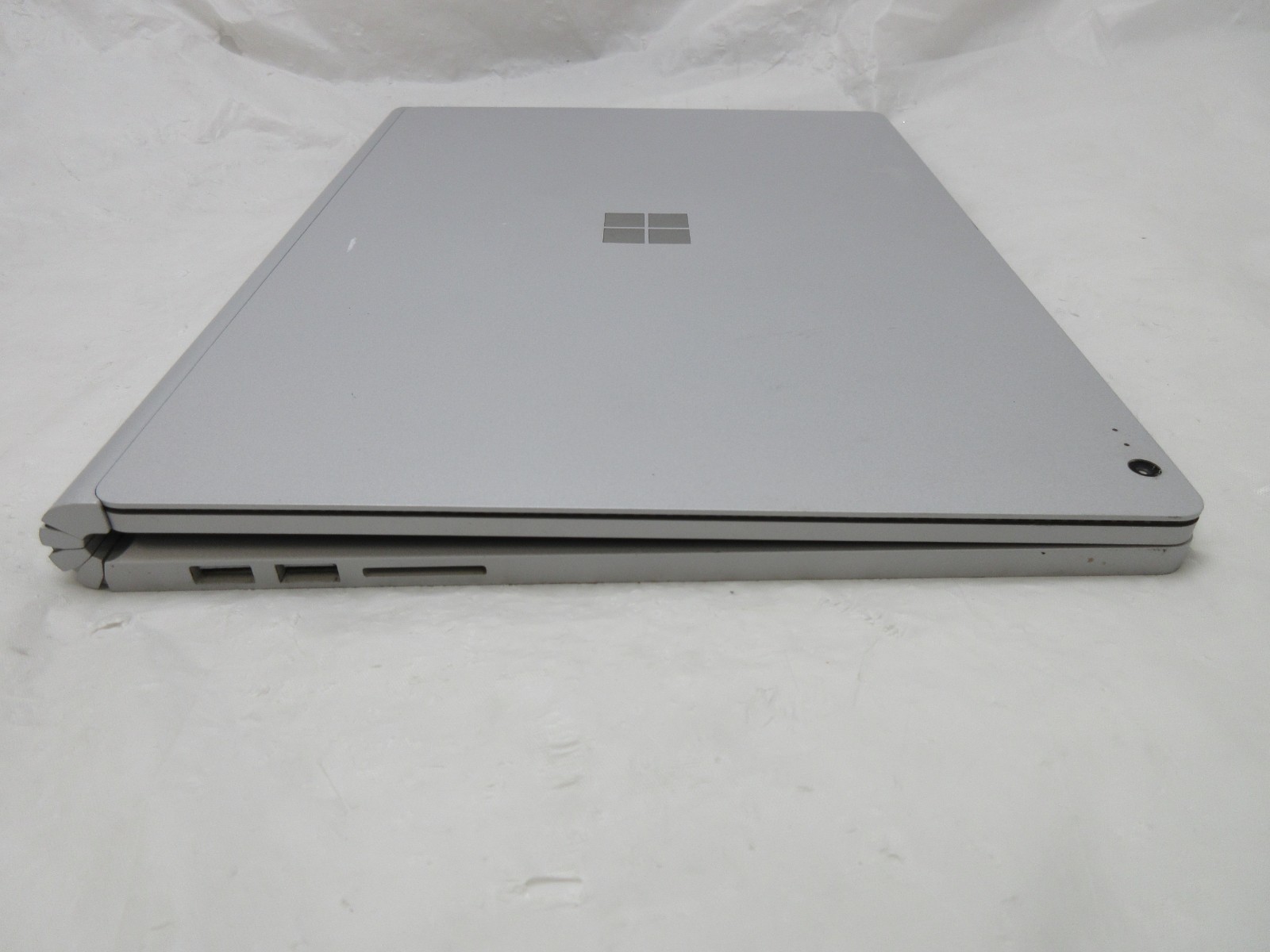 Microsoft Surface Book 2 13.5″ : i7-8650U 1.9GHz : 16GB : 512GB SSD : Grade B