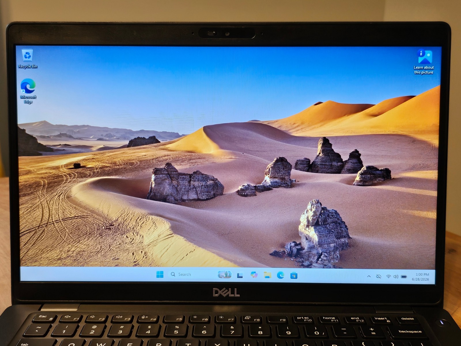 Good Dell 5400 i5-8265U 1.6GHz 8GB 256GB NVMe Webcam Charger & Excellent Battery