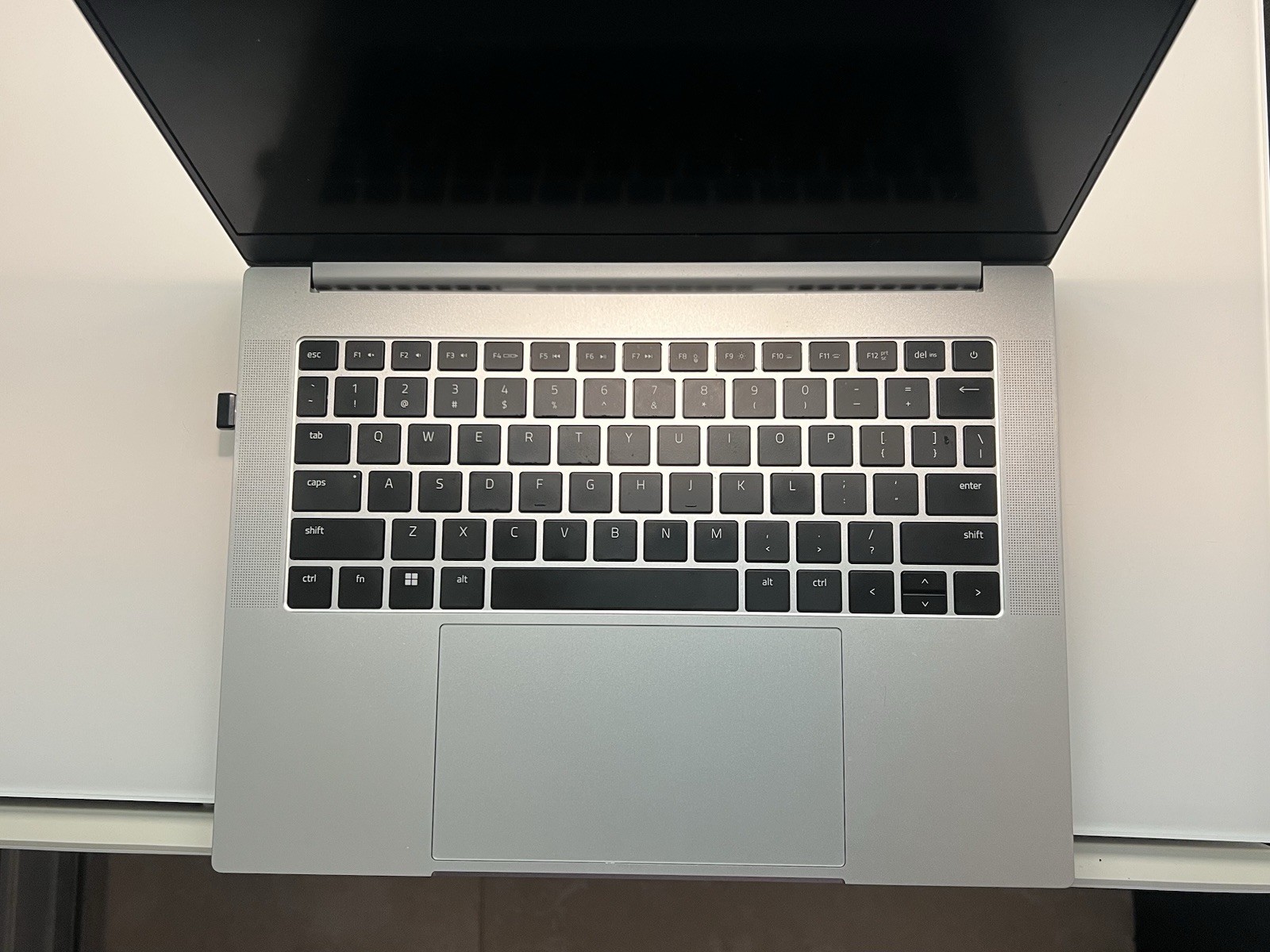 Razer Blade 14 (2024) — Ryzen 9 7940HS • RTX 4070 • 32GB • 1TB • Slightly Used