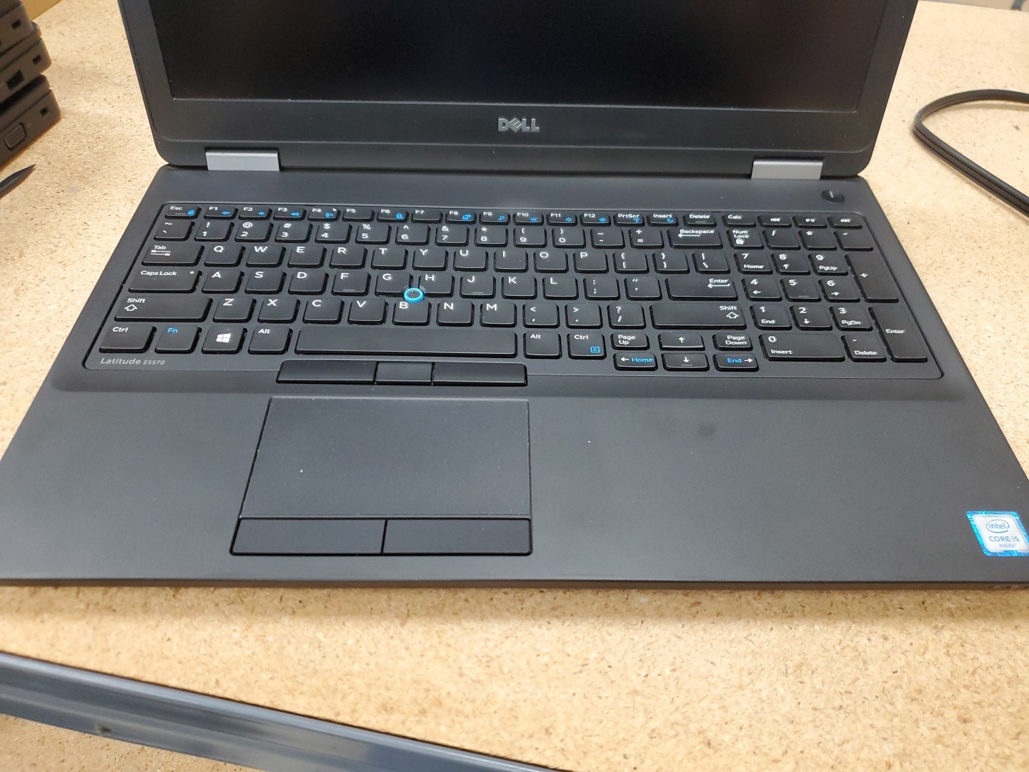 Dell Latitude E5570 15.6″ (500g SSD, Intel Core i5 6th Gen., 8GB) 042026-4