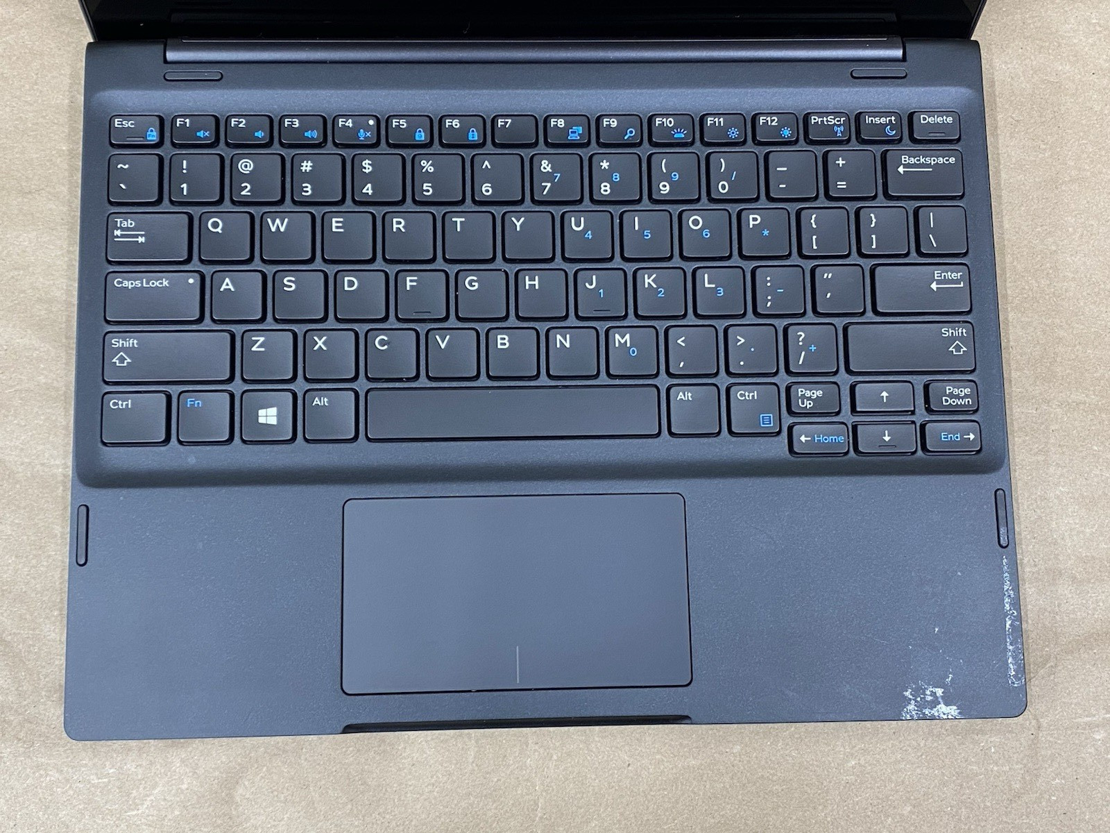Dell Latitude 7285 – 12″ 2880*1920 – i7-7Y75 – 16GB – 256GB SSD – Win 10 Pro
