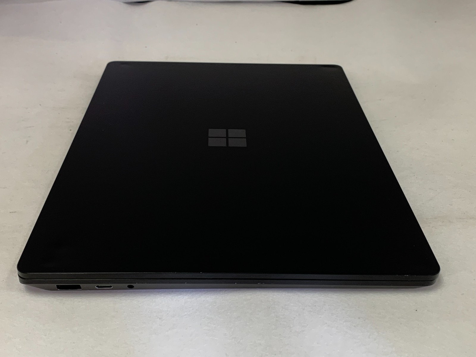 Microsoft Surface Laptop 4 i5-1145G7 2.6GHz 16GB 256GB NVMe W11P Mod. 1951