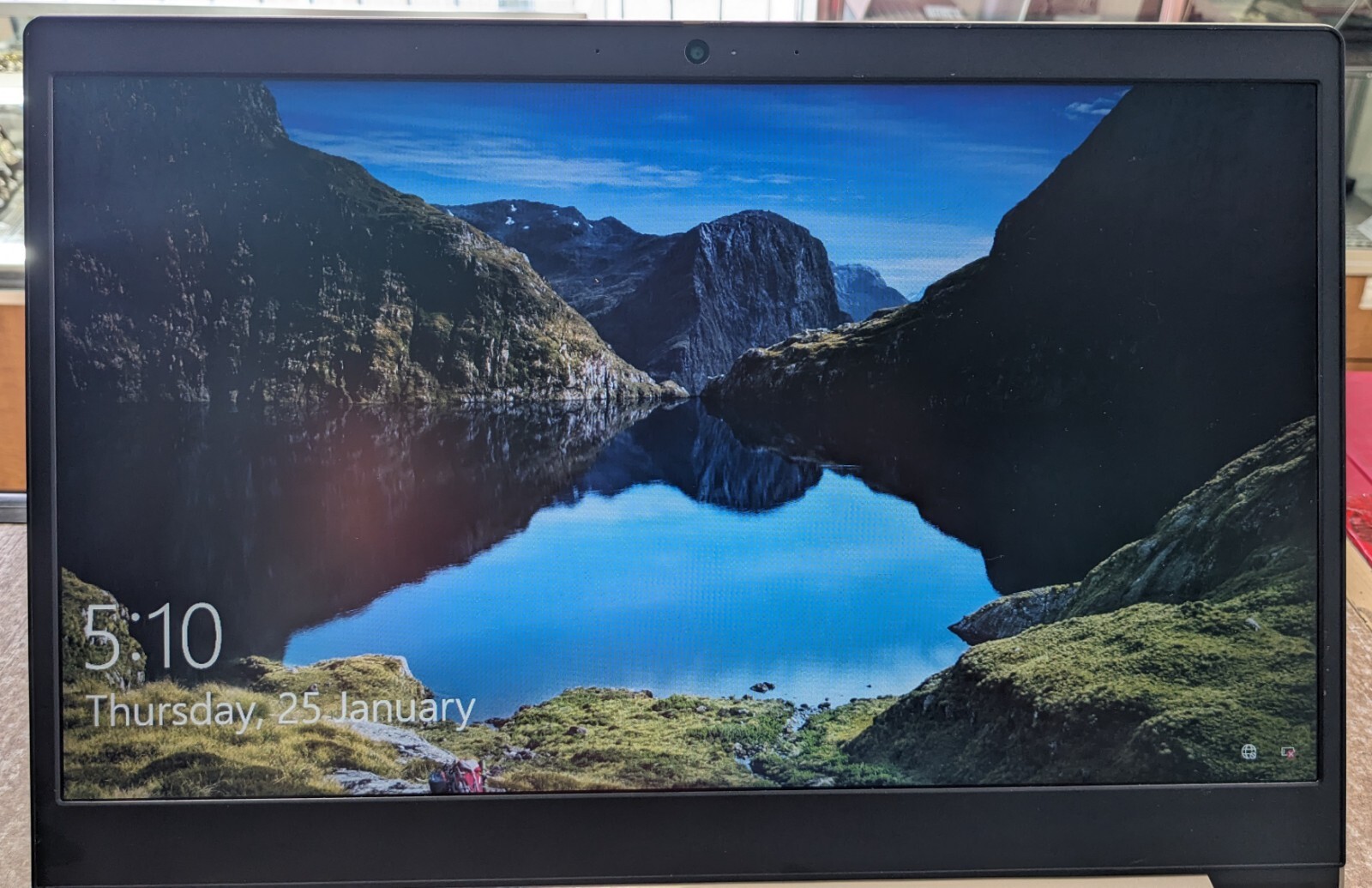 Lenovo IdeaPad 3 15IML05 15.6″ Intel Pentium 6405U, 1TB HDD, 8GB Ram,Windows 10