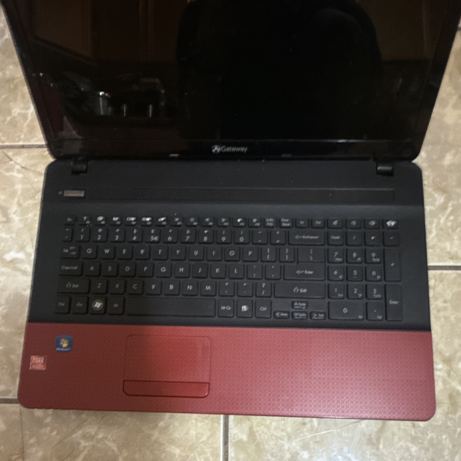 Gateway 15.6in Windows 7 Laptop AMD A-Series Radeon Graphics Webcam Red/Black