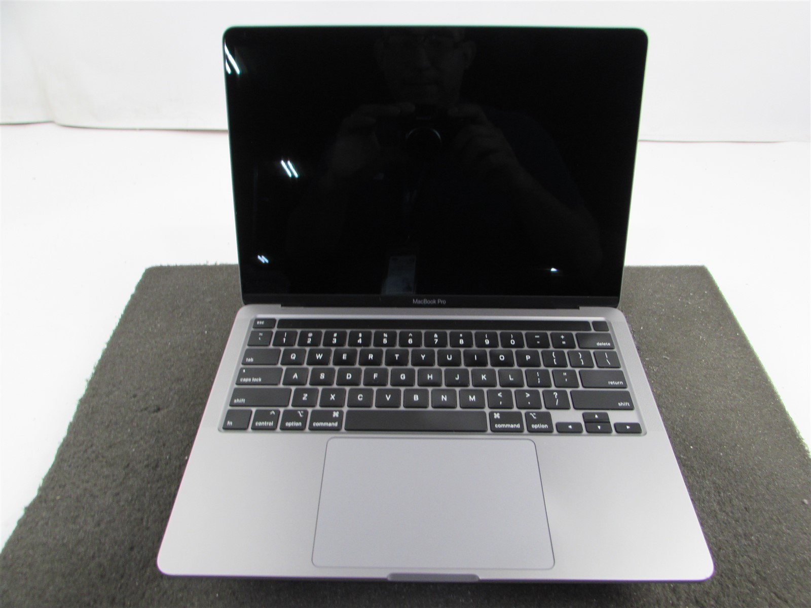 APPLE MACBOOK PRO A2289 (2020) CORE I7-8557U 500GB SSD 16GB RAM NO O.S