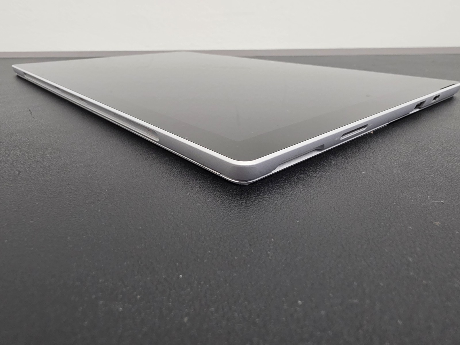 Microsoft Surface Pro 7+ i5-1135G7 16GB Ram 256GB SSD Win 11 Pro