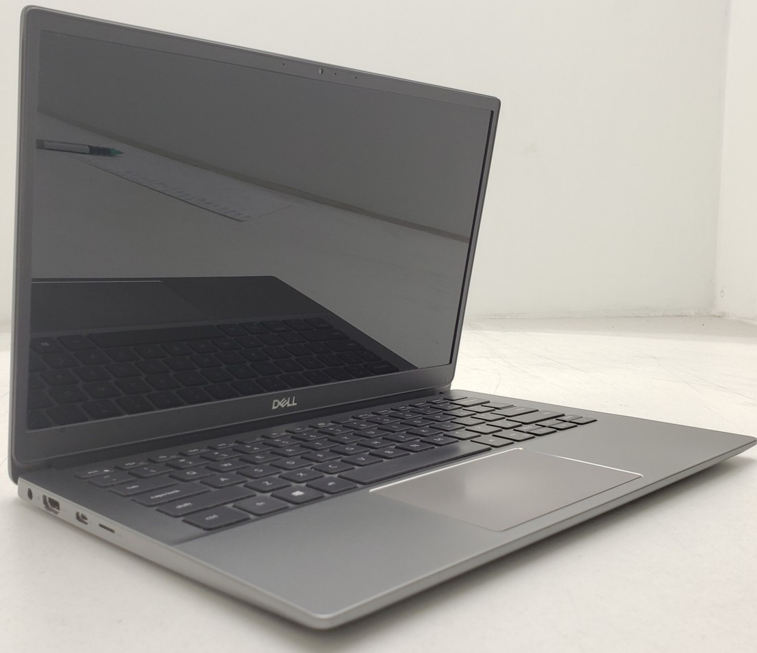 Dell Latitude 3301 Intel i7-8565U 8GB RAM 256GB SSD Windows 11 Pro 13.3″ Laptop.
