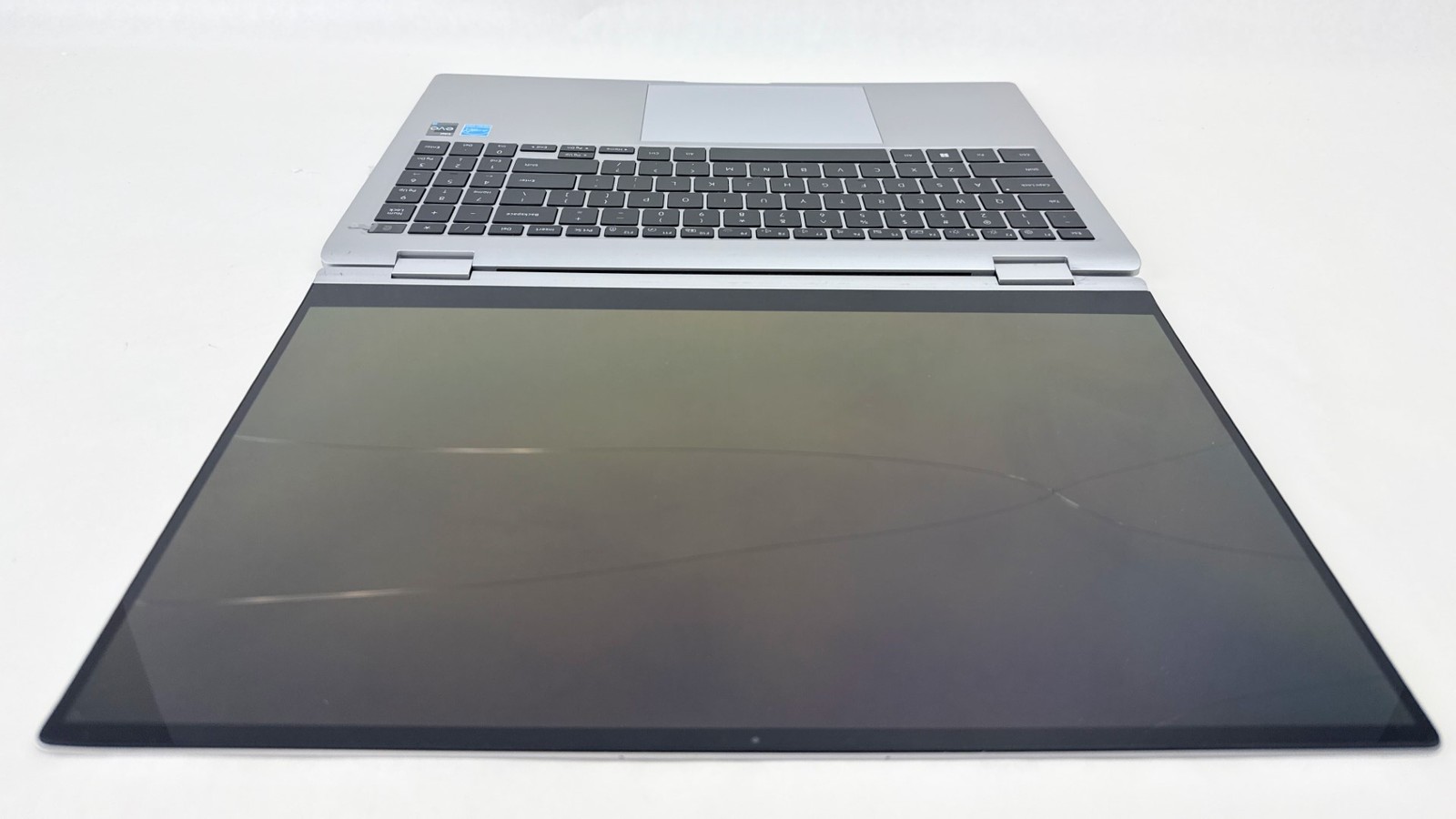 Samsung Galaxy Book2 Pro 360 15.6″ FHD Touch i7-1260P 16GB 1TB W11H 2in1 – READ