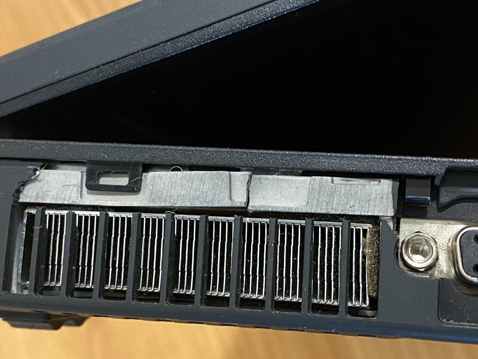 Lenovo ThinkPad R400 – Core 2DUO P8700 2.53GHz 2G – NO HDD/Caddy/Power/Battery