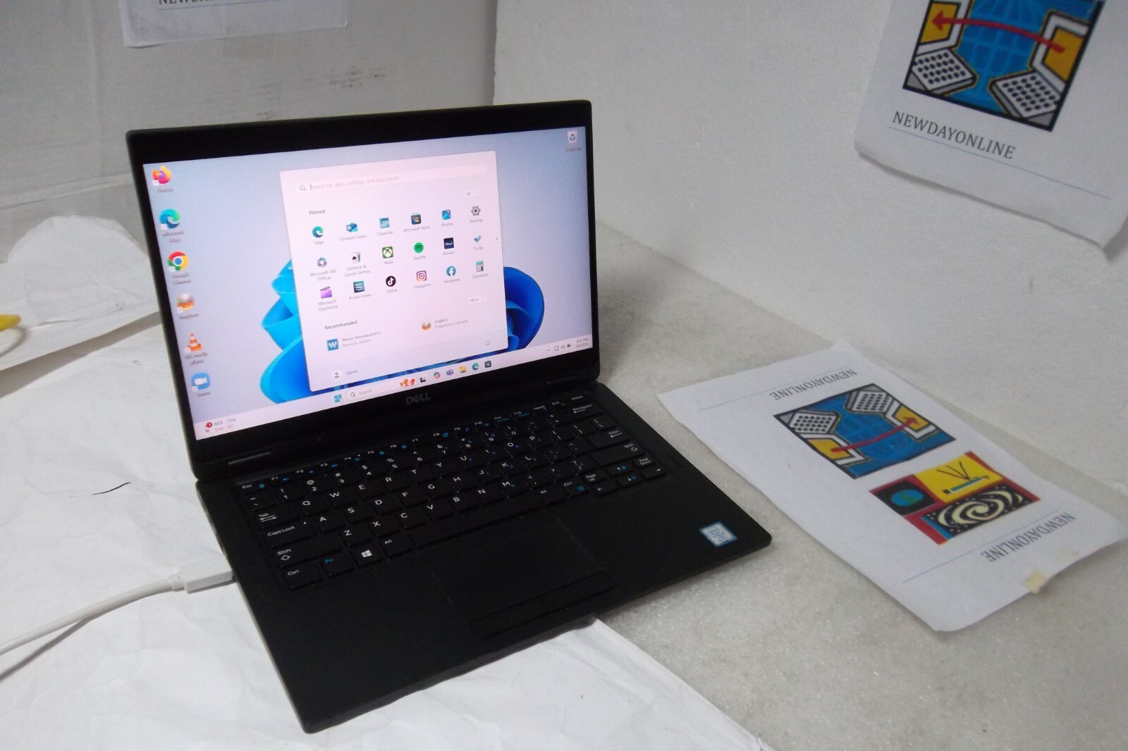 Dell Latitude 7390 2-in-1 Intel i7-8650U 8GB Wi-Fi BT 256GB Webcam 1080p Touch