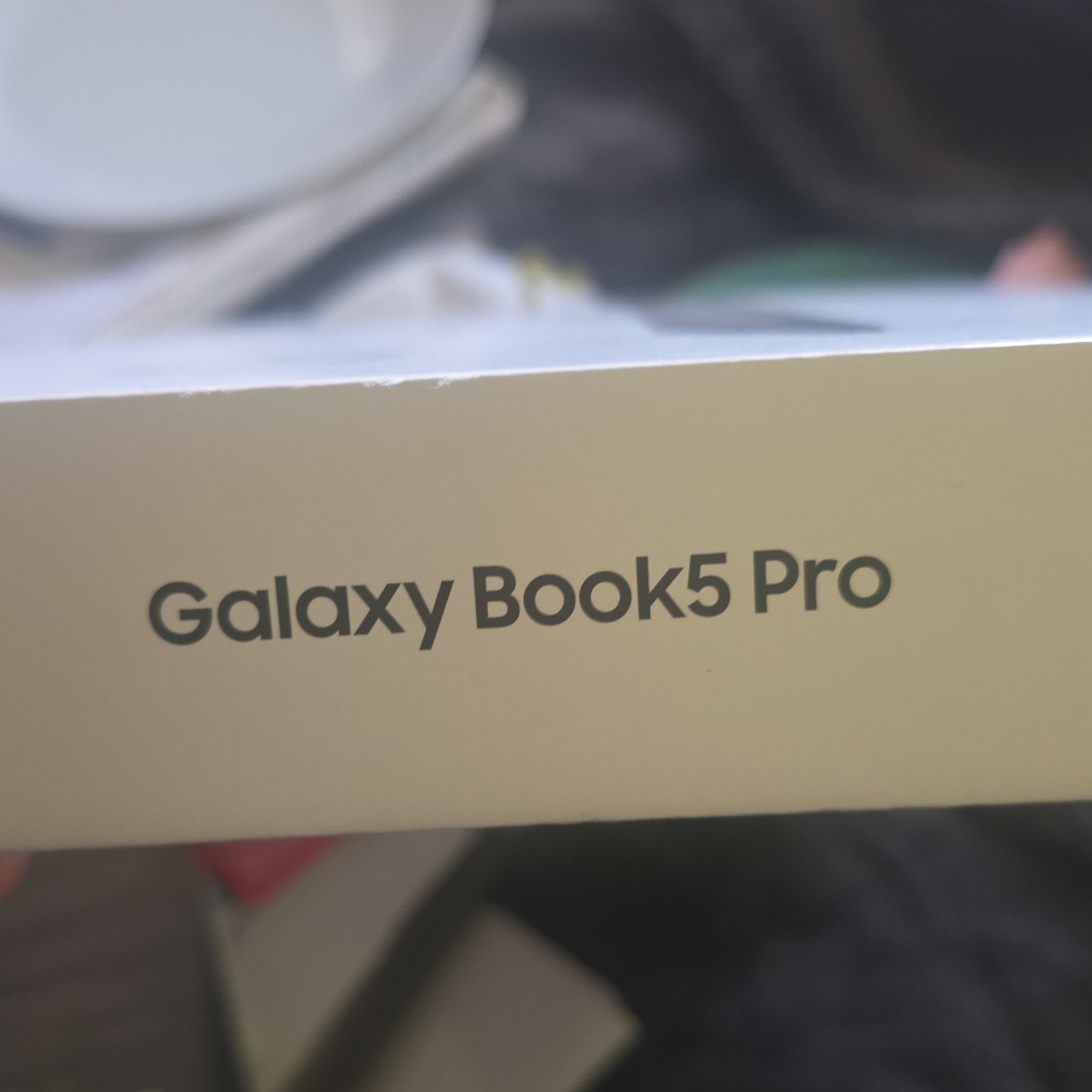 Samsung Galaxy Book 5 Pro 14″ AMOLED Touchscreen Core Ultra 7 258V 32GB 1TB SSD
