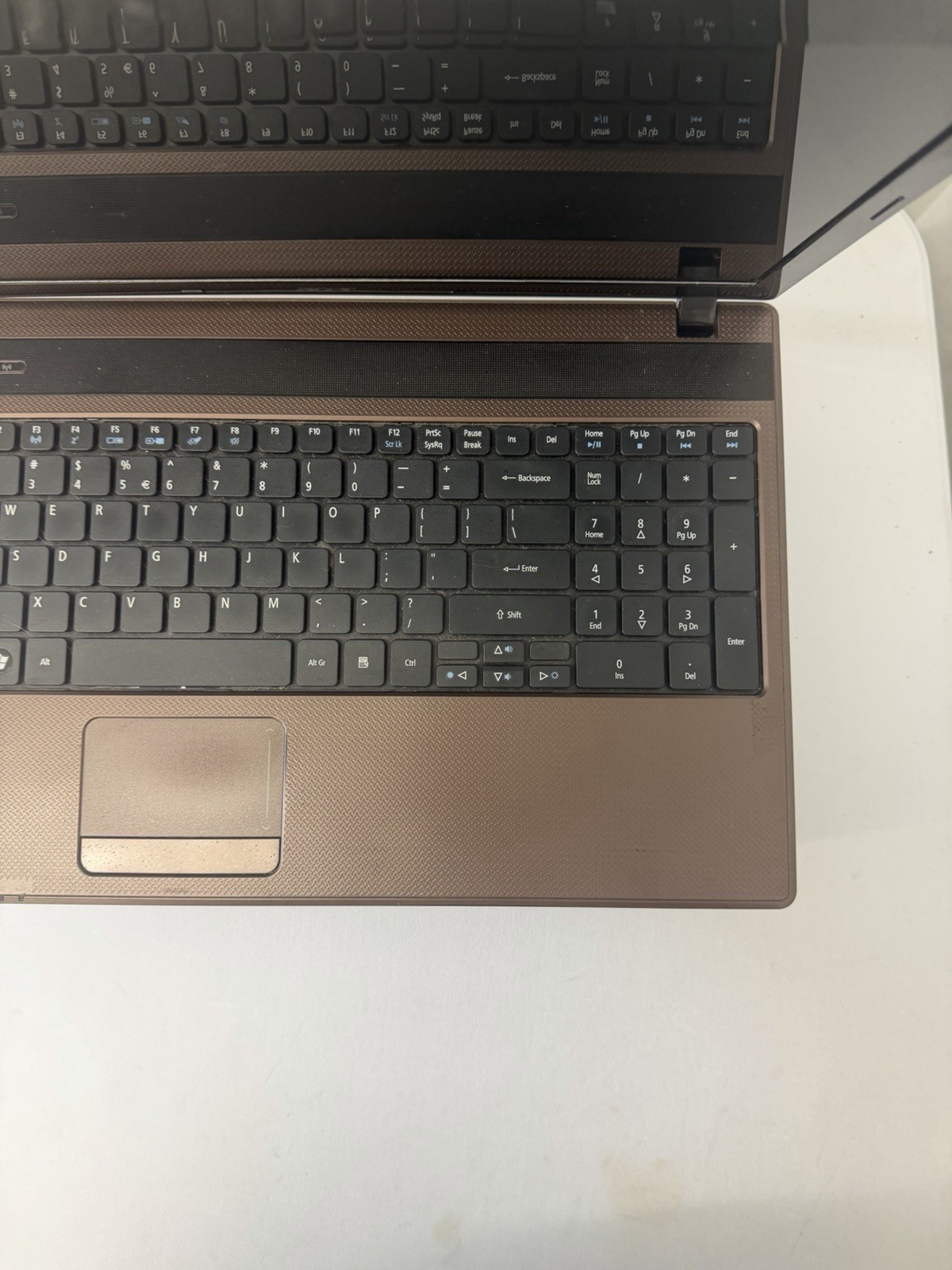 Acer Aspire 5253 Laptop – Good Screen – AMD C-50 – Read Des