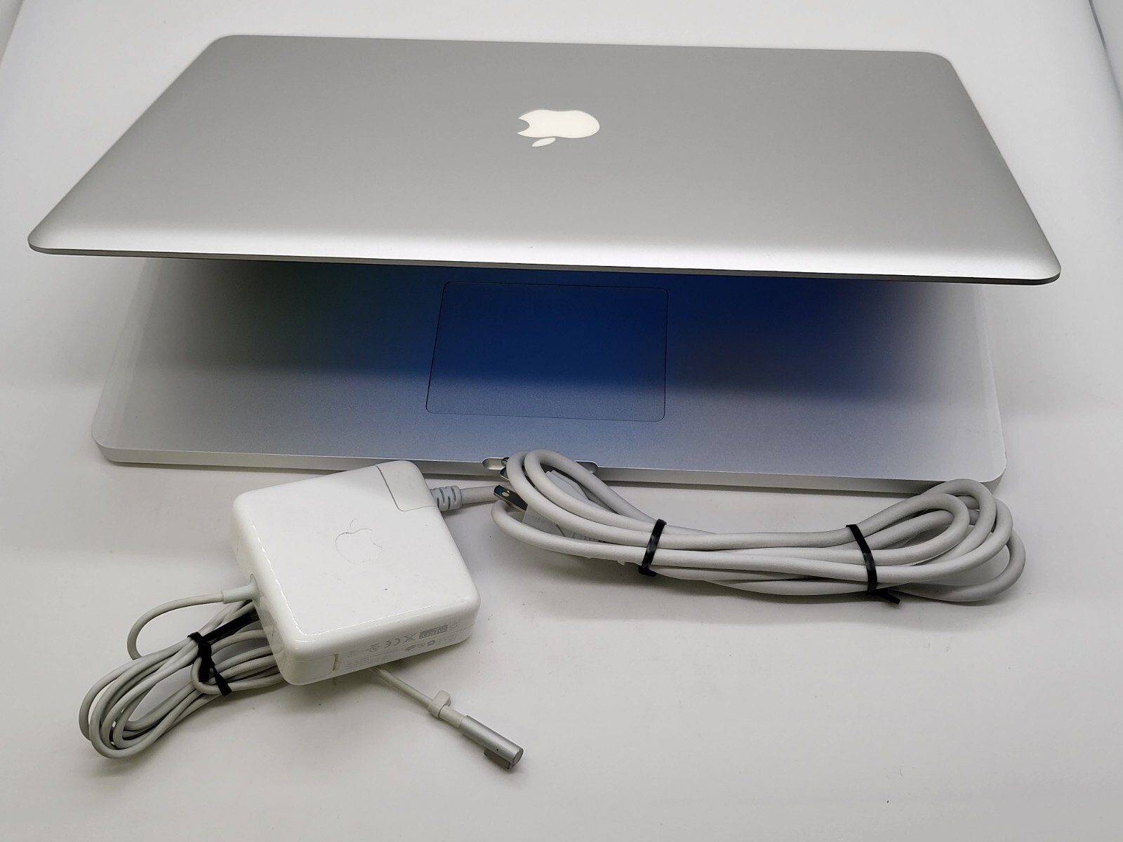 UPGRADED APPLE MacBook Pro 17” Core i7 TURBO 3.5GHz 16GB 4TB SSD 3 YEAR WARNY