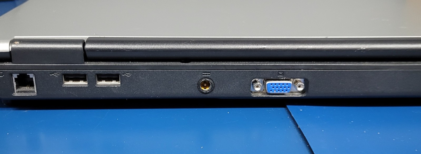 Acer Aspire 3100-1718 BL51 AMD Sempron 3500 @1.00 GHz + 256 MB RAM No HDD