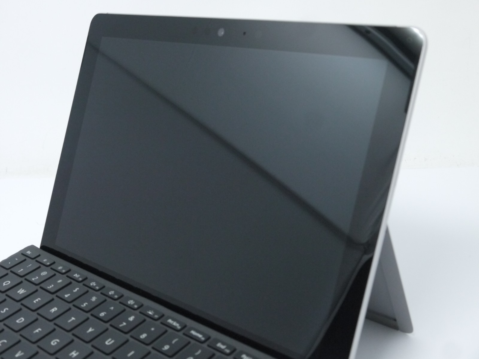 Microsoft Surface Go 1824 10″ Windows 11 64GB Tablet – Working / Dead Battery