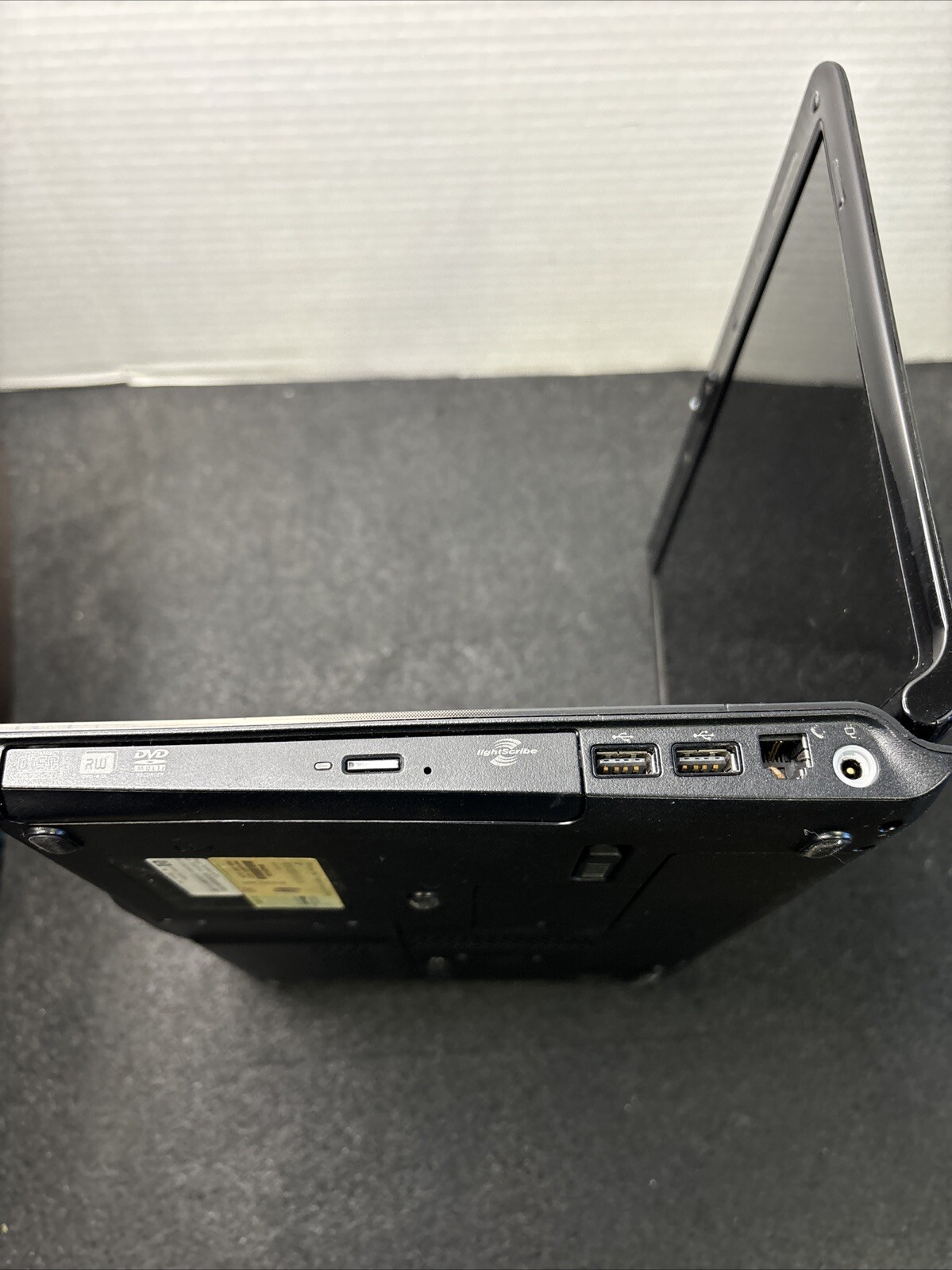 HP Pavilion DV2500 14″ Special Edition Laptop Widescreen 4GB AMD DUAL-CORE 2.10