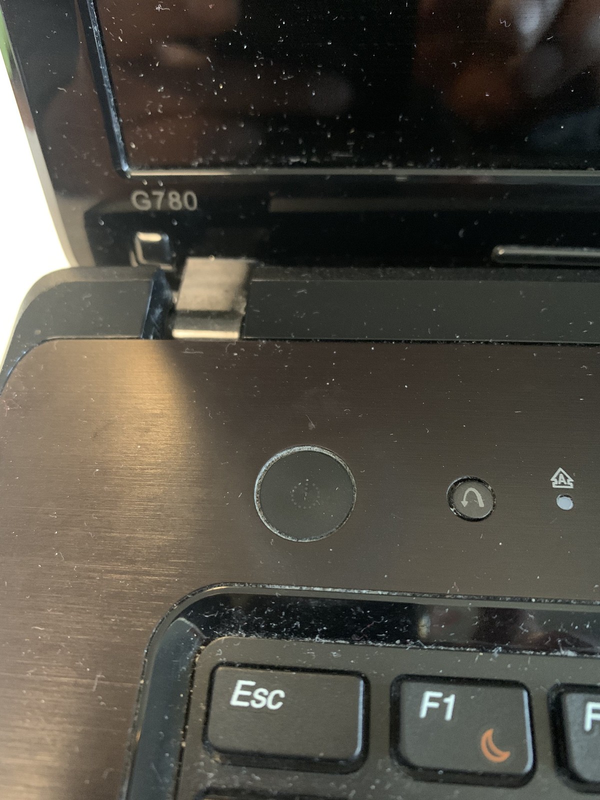 Lenovo G780 Model 20138 No Hard Drive 8 GB RAM DVD Drive 17″