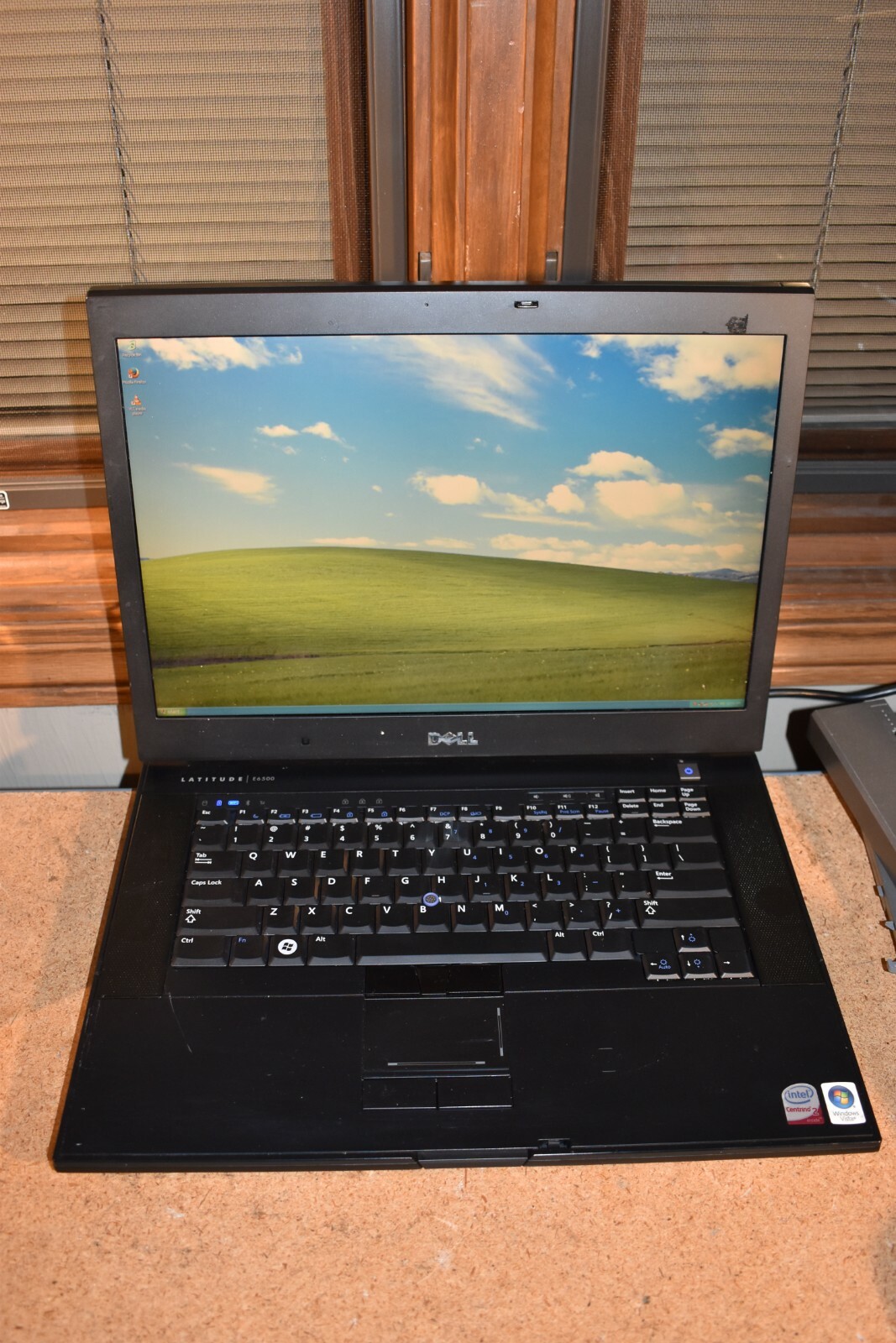 Dell Latitude E6500 P8600 2.4GHz 4GB RAM 320GB HDD WUXGA 1920×1200 Windows XP