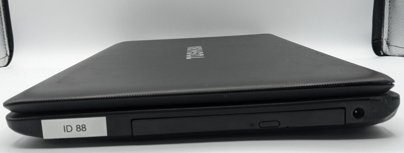Toshiba Satellite C655D-S5200 AMD C-50 1GHz 2 GB NO HDD/Batt