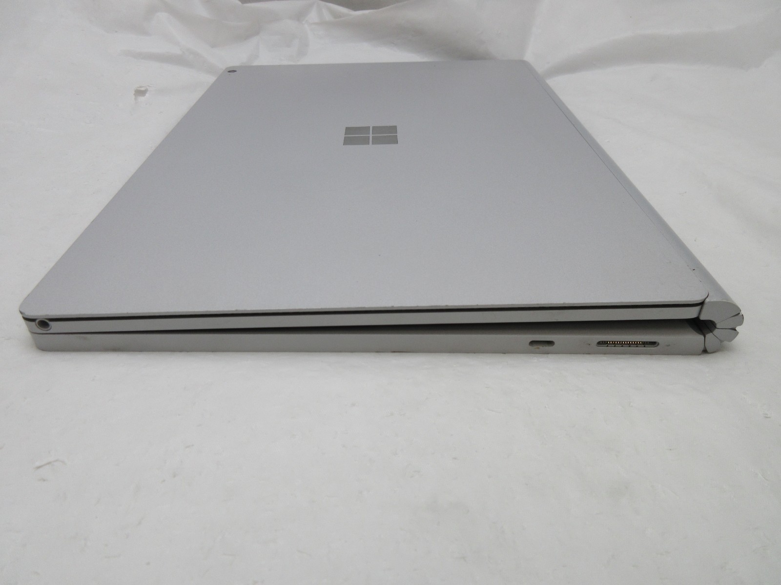 Microsoft Surface Book 3 13.5″ : I7-1065G7 1.3GHz : 16GB RAM : 256GB SSD : No OS