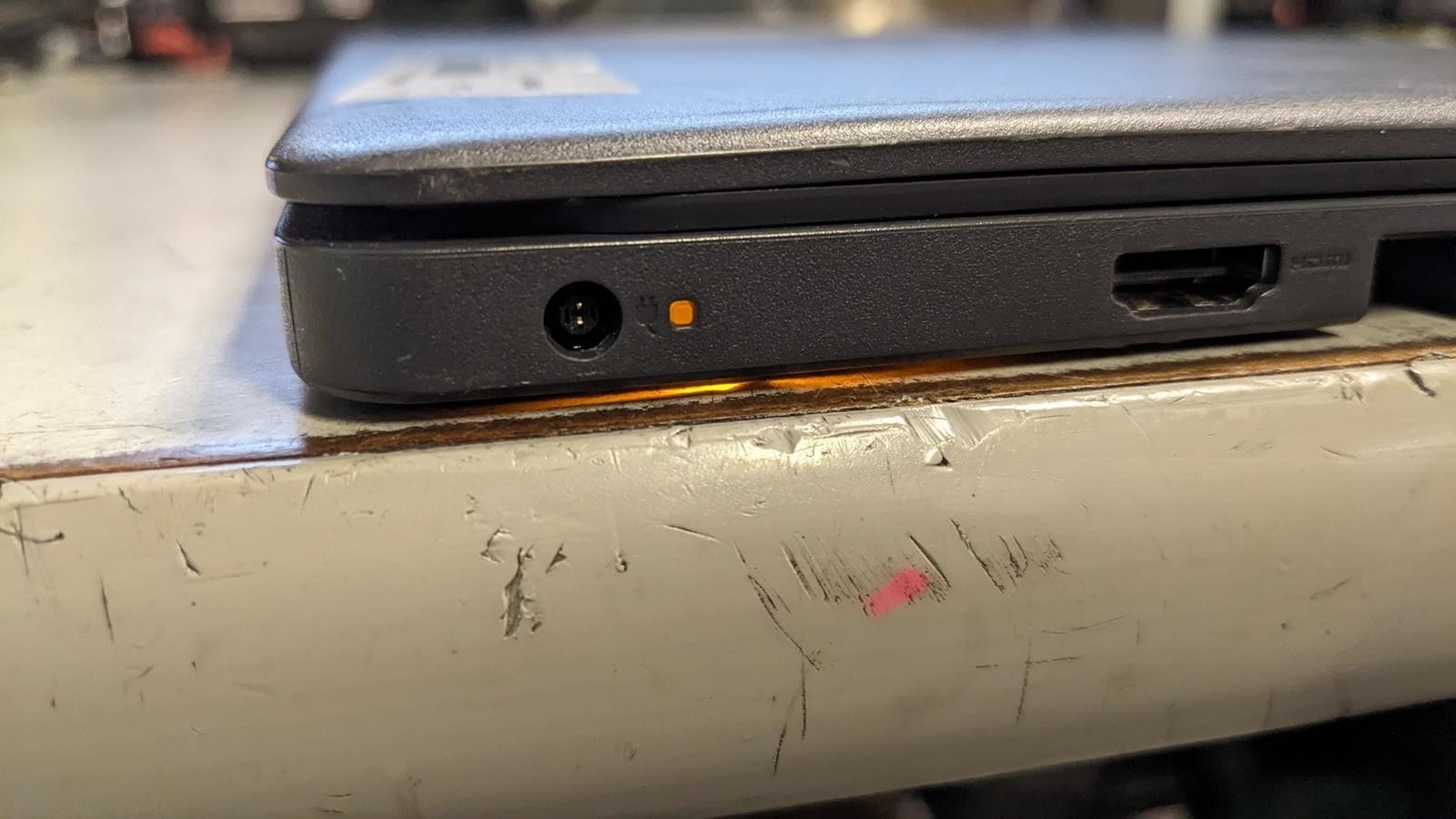 DELL INSPIRON 3501 i5-1135G7 @ 2.40GHz, NO RAM/NO HDD/OS – (FOR PARTS)