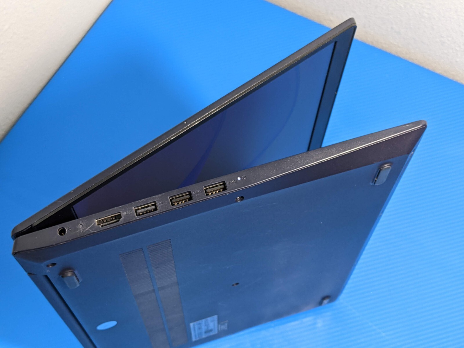 Lenovo IdeaPad 3 15IML05 15.6″ 1366×768 TOUCH i3-10110U 2.1GHz 8GB 256Gb +PowrAd