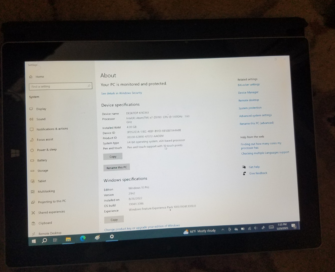 Microsoft Surface 3 (10.8-in) Tablet Pro for Parts Intel Atom 1.6 GHz processor