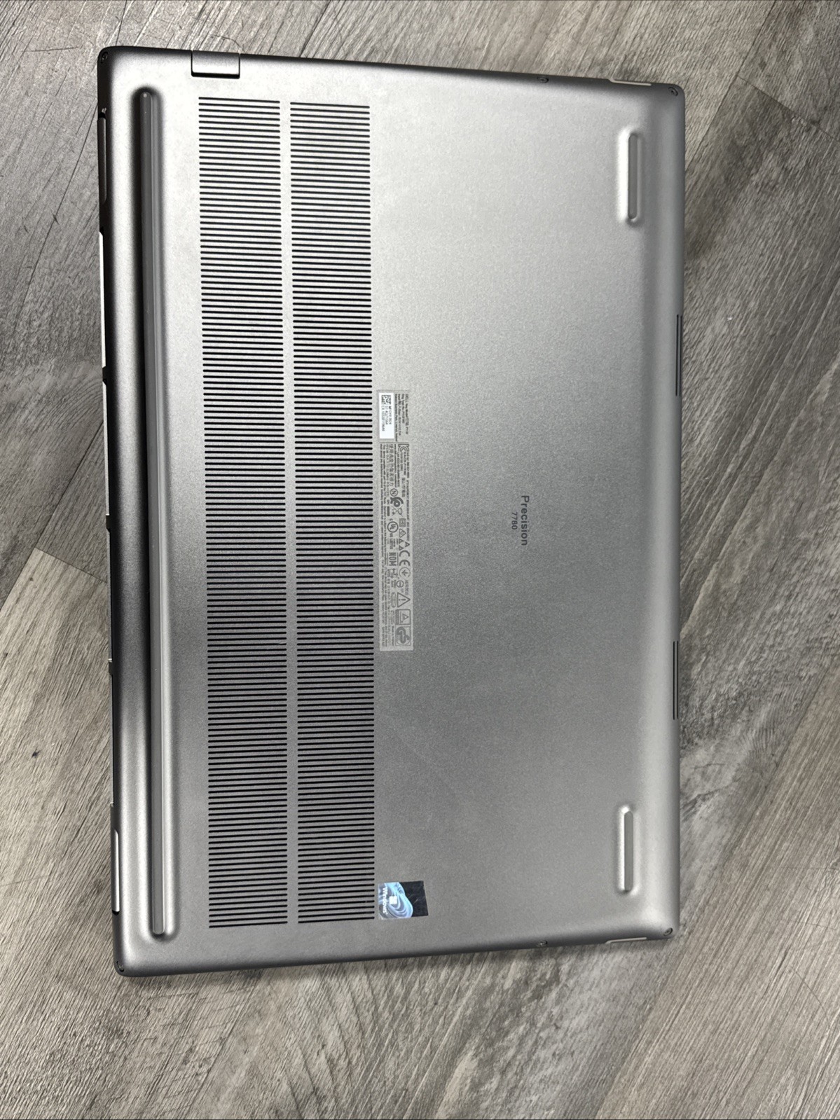 Dell Precision 7780 17.3″ FHD i9-13950HX 64GB RAM 3.6TB SSD NVIDIA RTX 2000 Ada