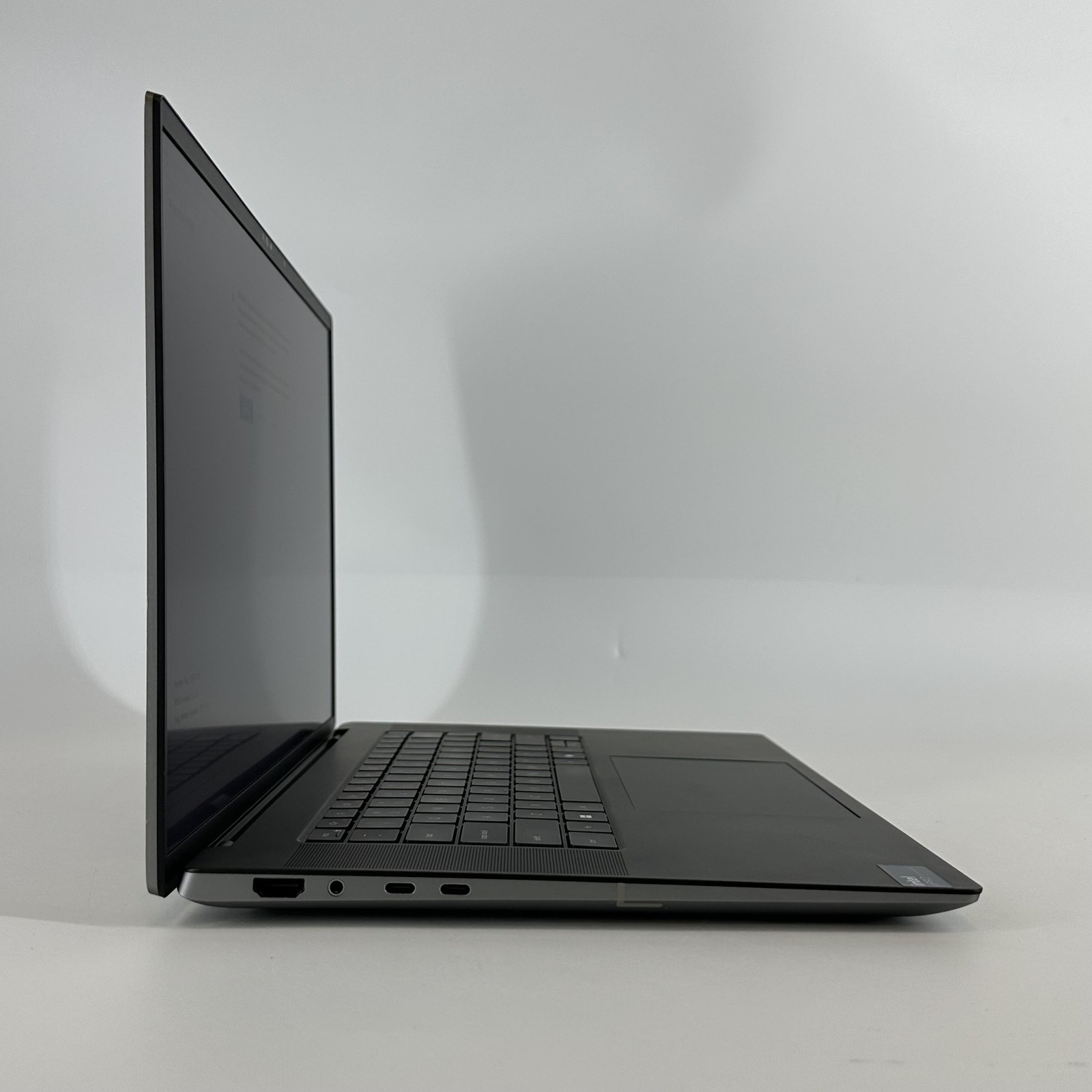 Dell Precision 5690 16 FHD+ 3.8GHz Ultra 7 165H 32GB 512GB SSD RTX 2000 Ada Good