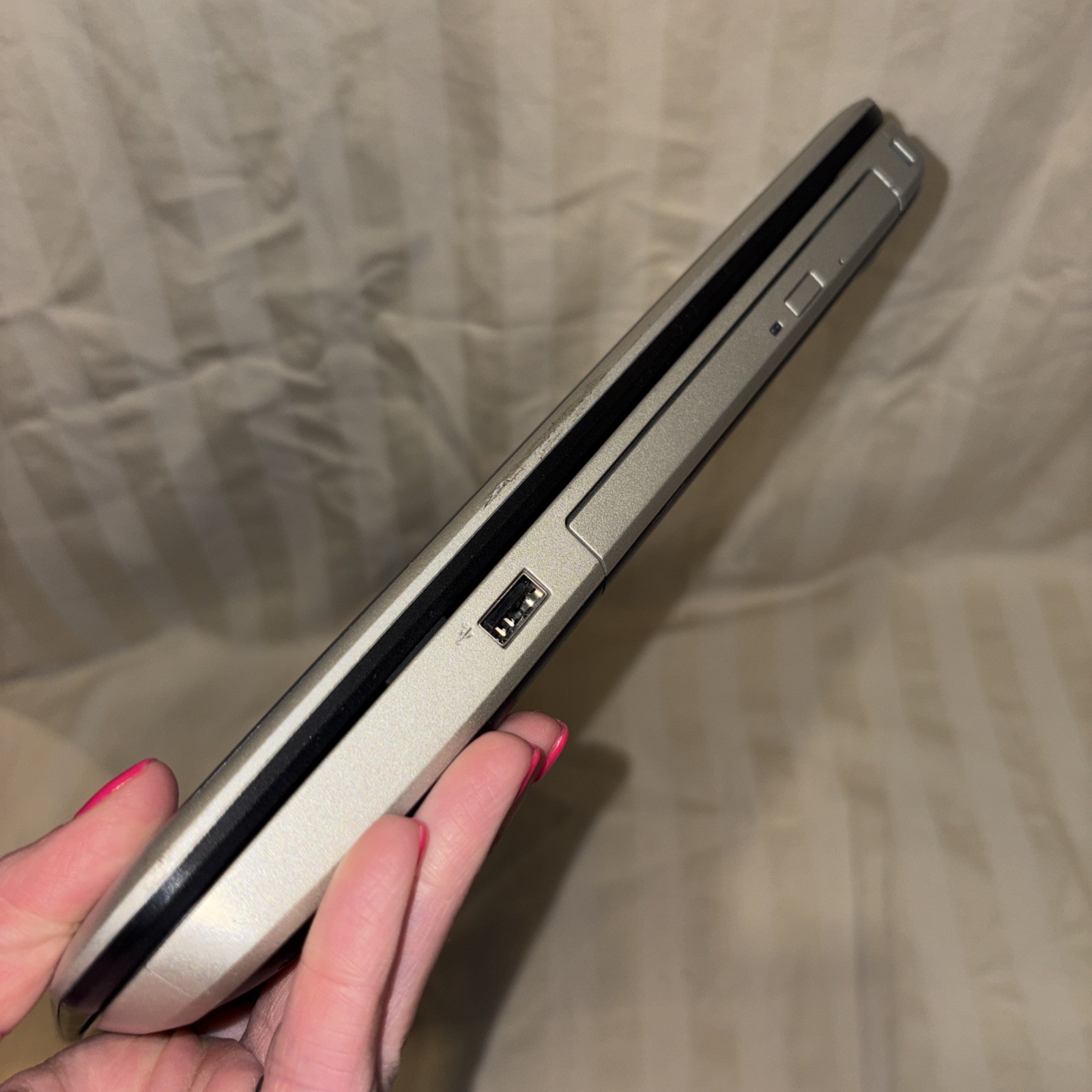 Dell Inspiron 5721 17.3″ Laptop Intel i7-3537U 8GB Ram NO HD/OS