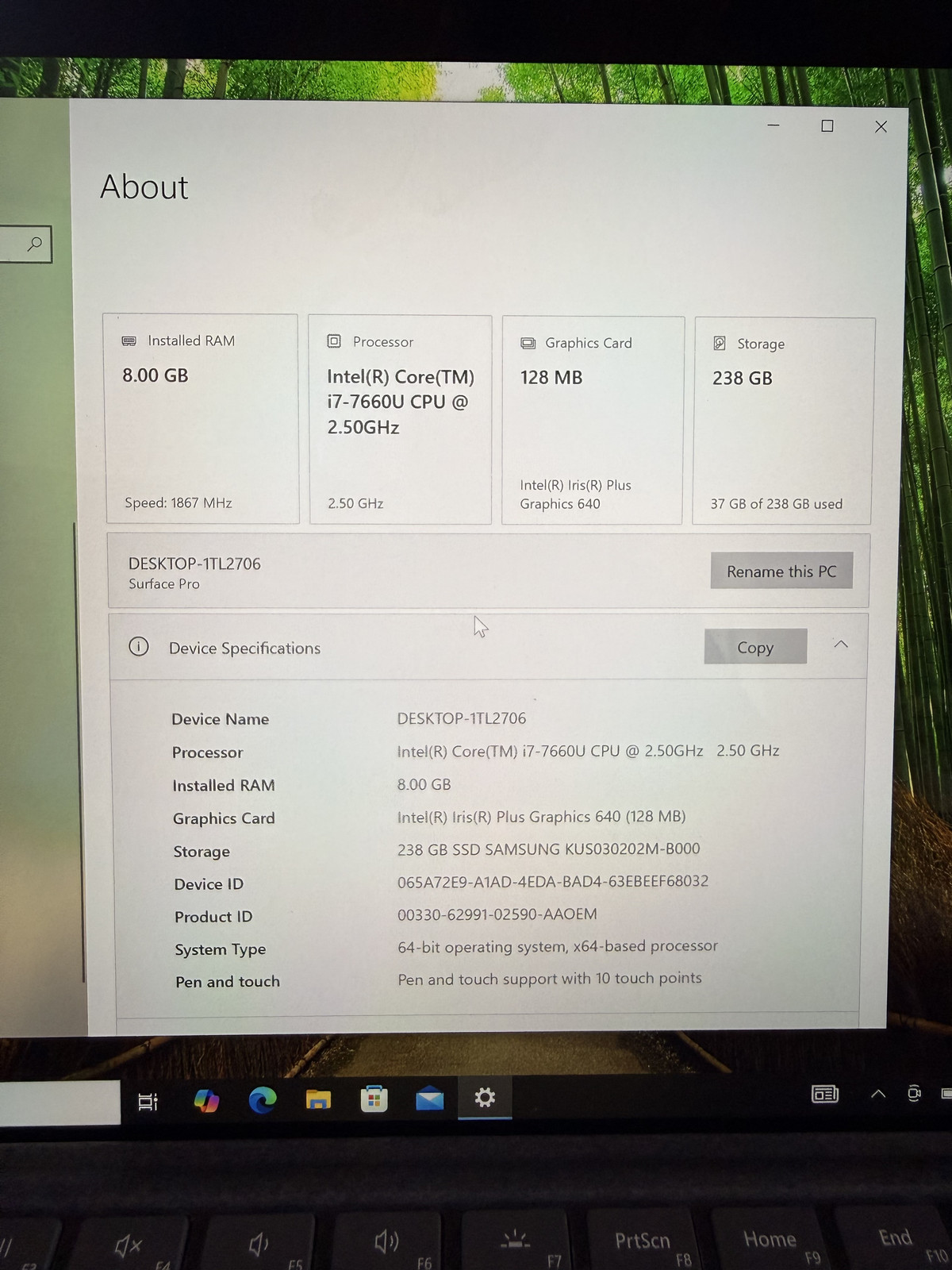 Microsoft Surface Pro 5 1796 Core i7-7660U 2.50GHz 8GB 256GB Win 10