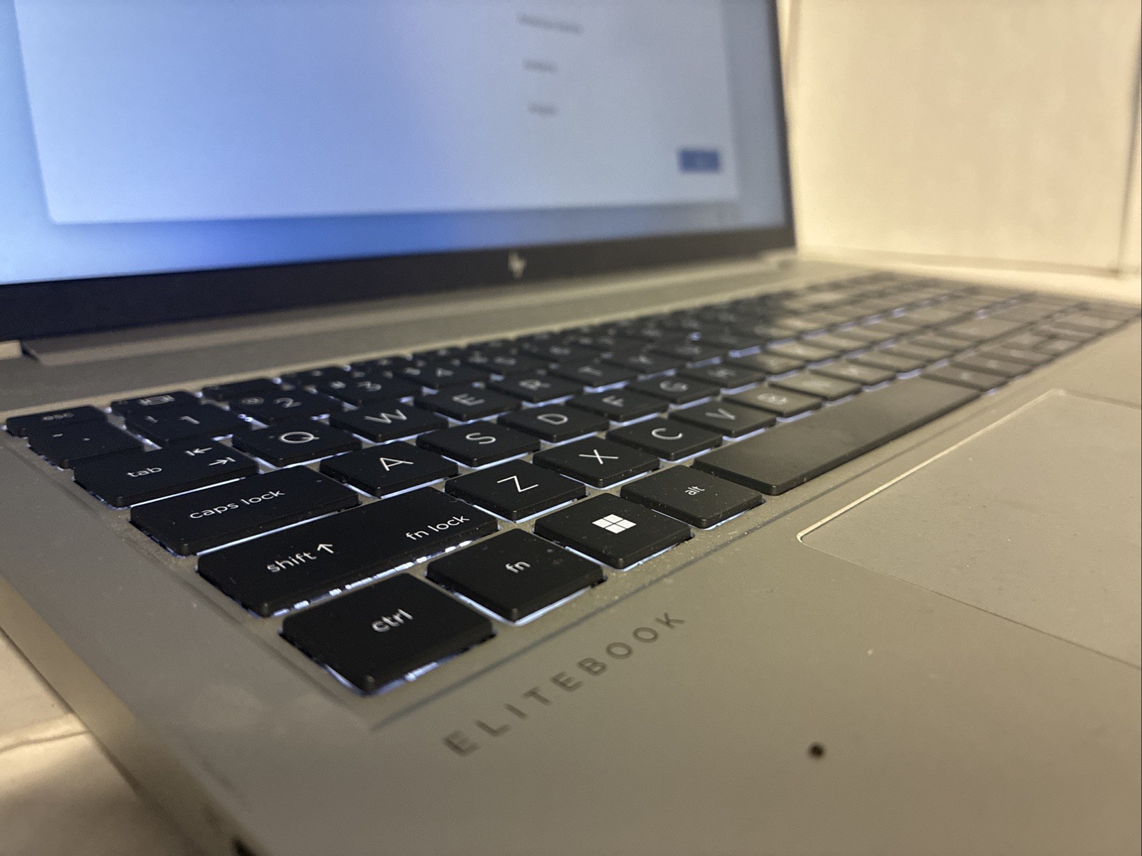 HP EliteBook 650 G9 15.6″ i5-12th Gen 16GB RAM 256GB SSD Win 11 – Charger – used