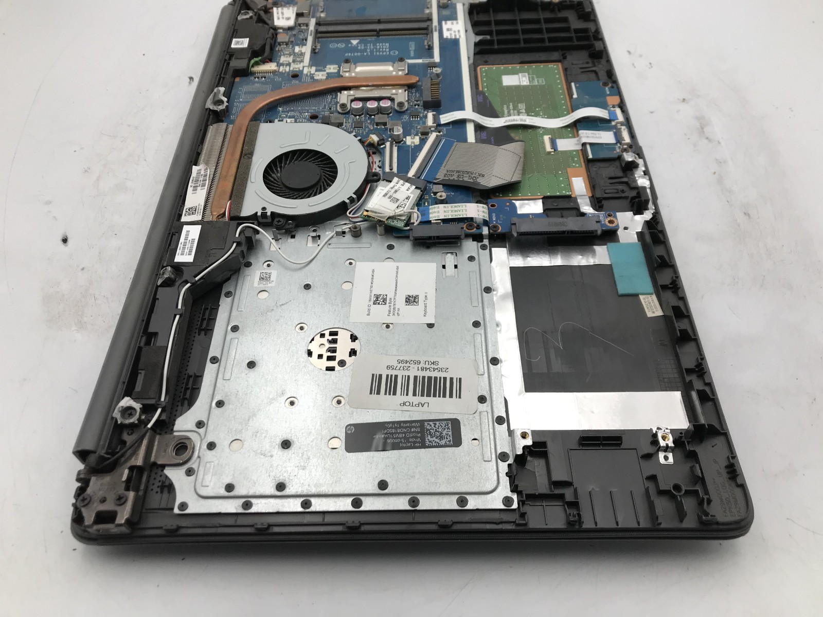 HP 15-DB0061CL – FOR PARTS/BROKEN LCD – AMD RYZEN 3 2200U – NO RAM -READ DESC-BB