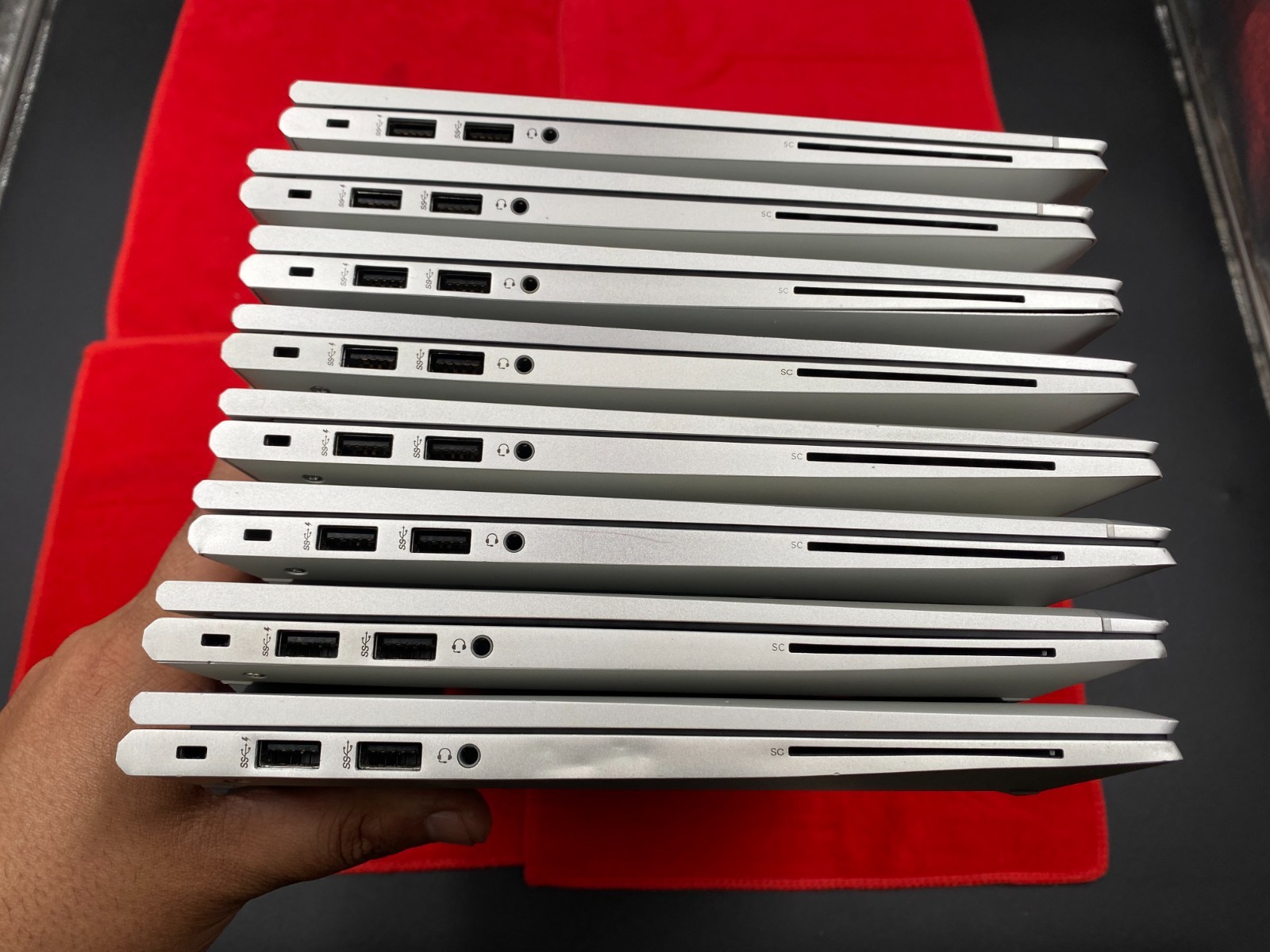 8 LOT HP ELITEBOOK 840 G8 14″ i7-1185G7 16GB RAM 256GB NVMe WINDOWS 11 NOAC