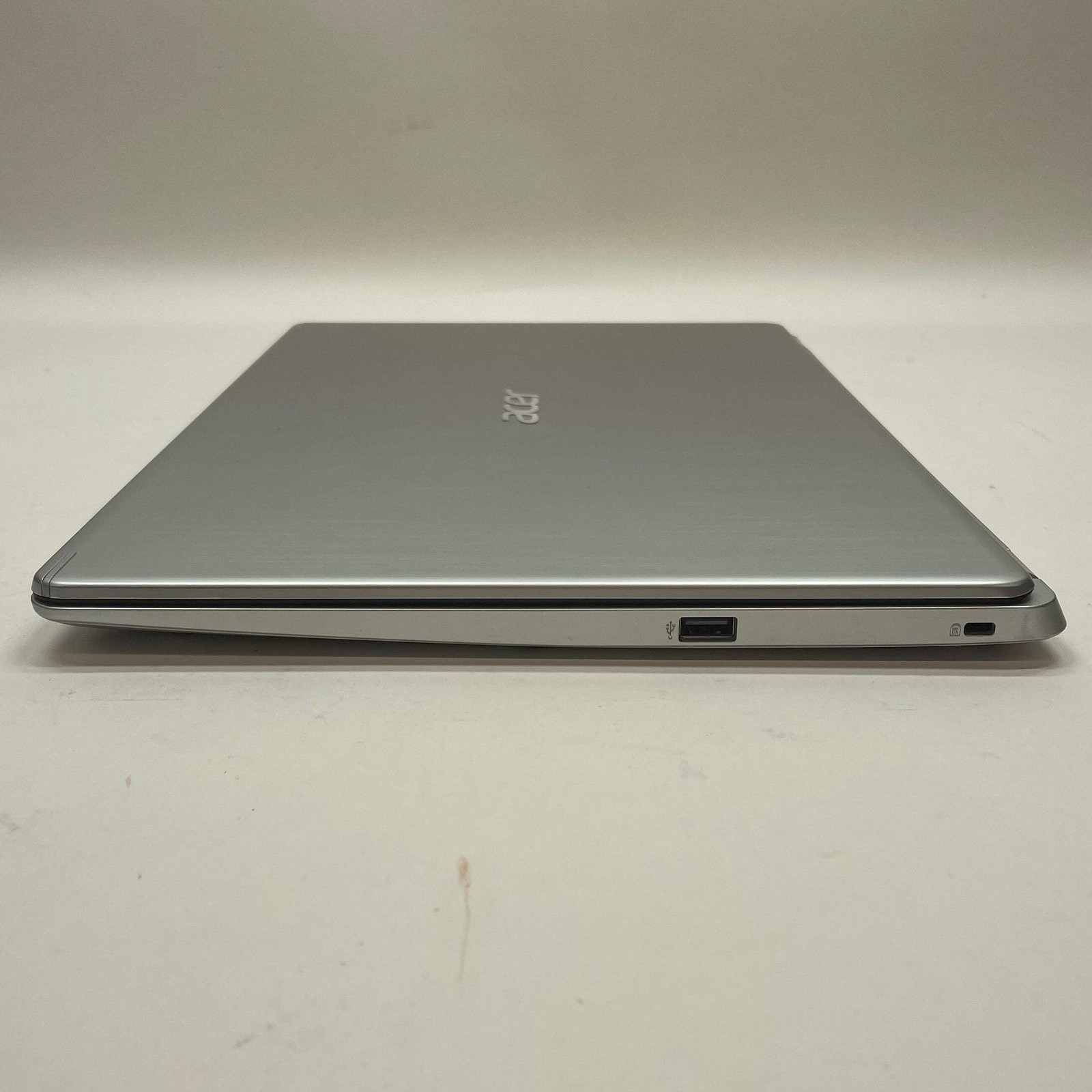 Broken Acer Aspire 5 A515-43 15.6″ Ryzen 3 3200U 2.6GHz 4GB RAM 128GB SSD READ