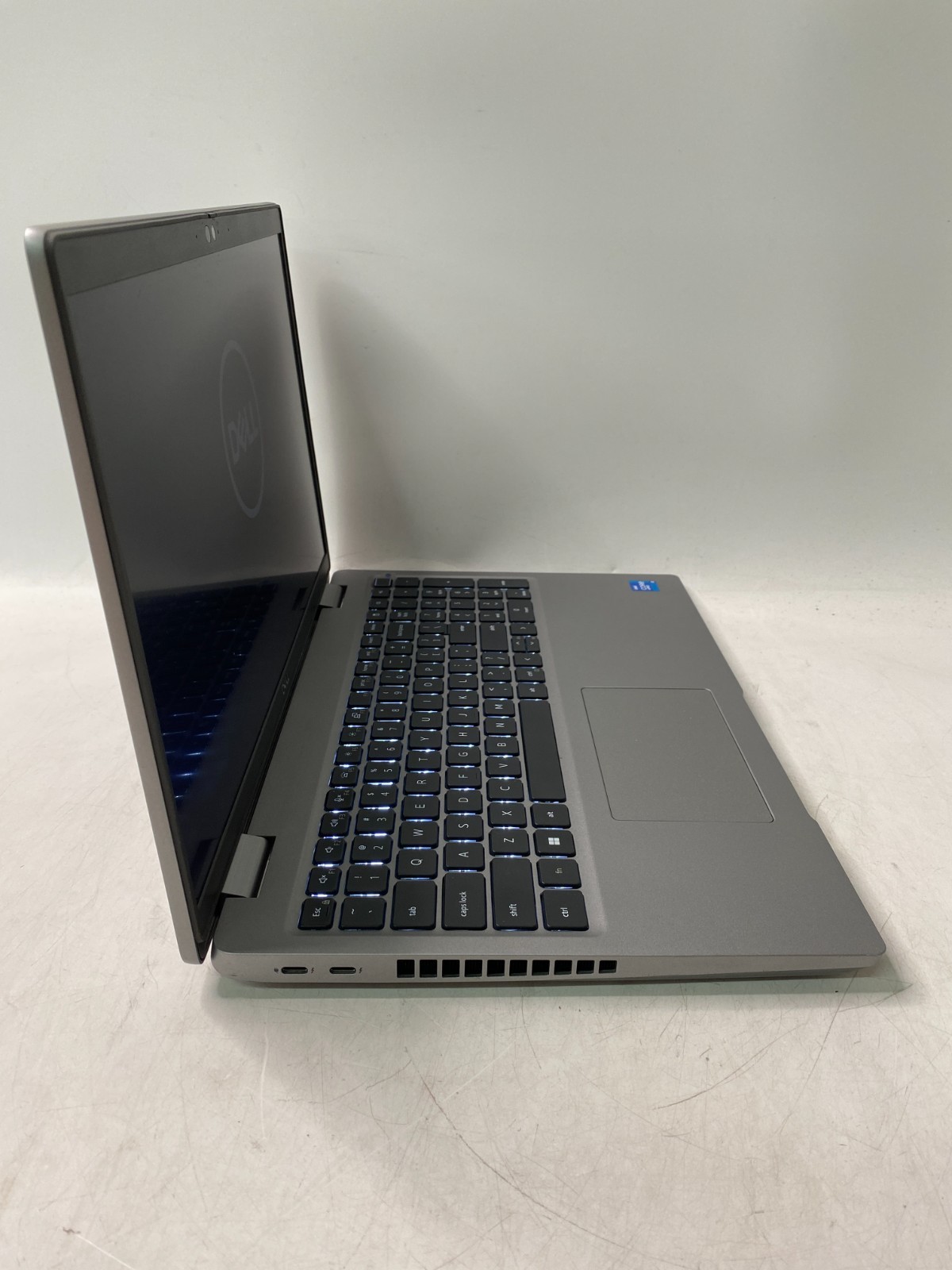 Dell Precision 3561 i5-11500H 16GB DDR4 256GB SSD Win11H 90%+ Battery Chip Paint