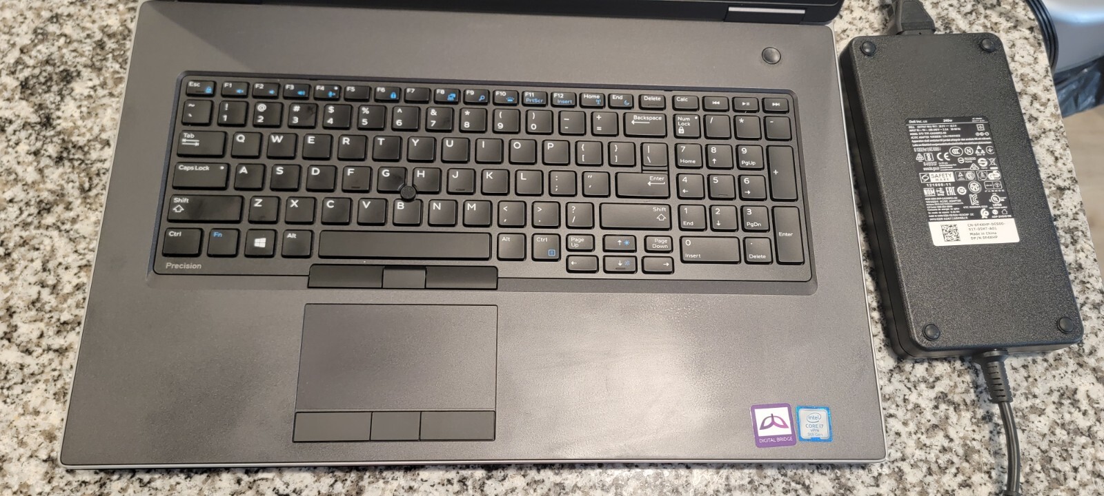 Dell Precision 7740 17.3” (2TB SSD Intel Core i7-9850H 2.6GHz 32GB RAM)