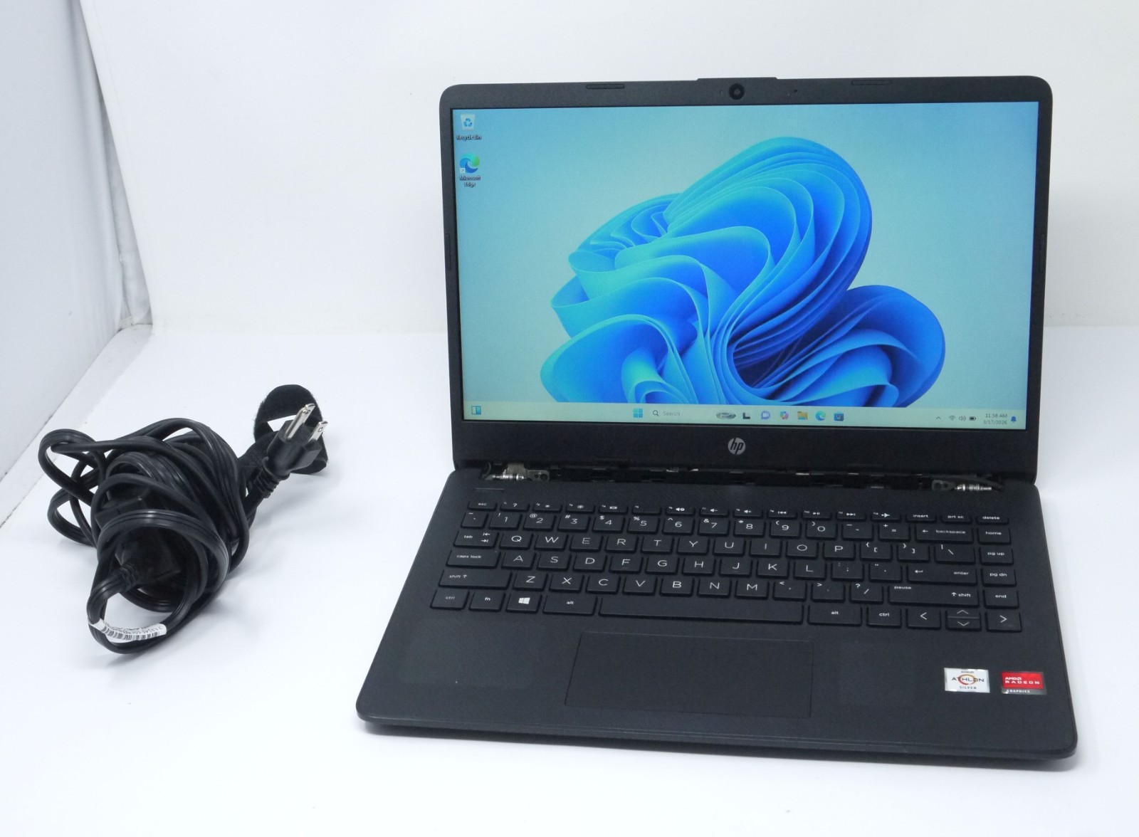 HP Laptop 14-FQ0013DX 14″ Laptop – AMD 3050U / 4GB / 128GB SSD / Win11 – Look