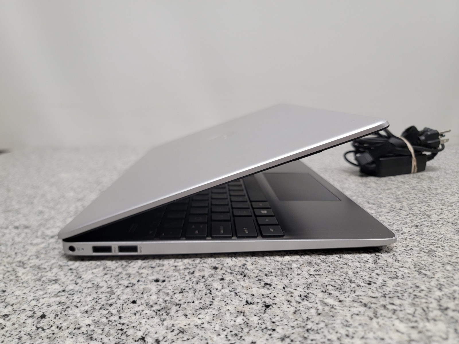 HP Laptop 15-dy1731ms (128GB, Intel Core i3 10th Gen., 1.20GHz, 8GB) FOR PARTS
