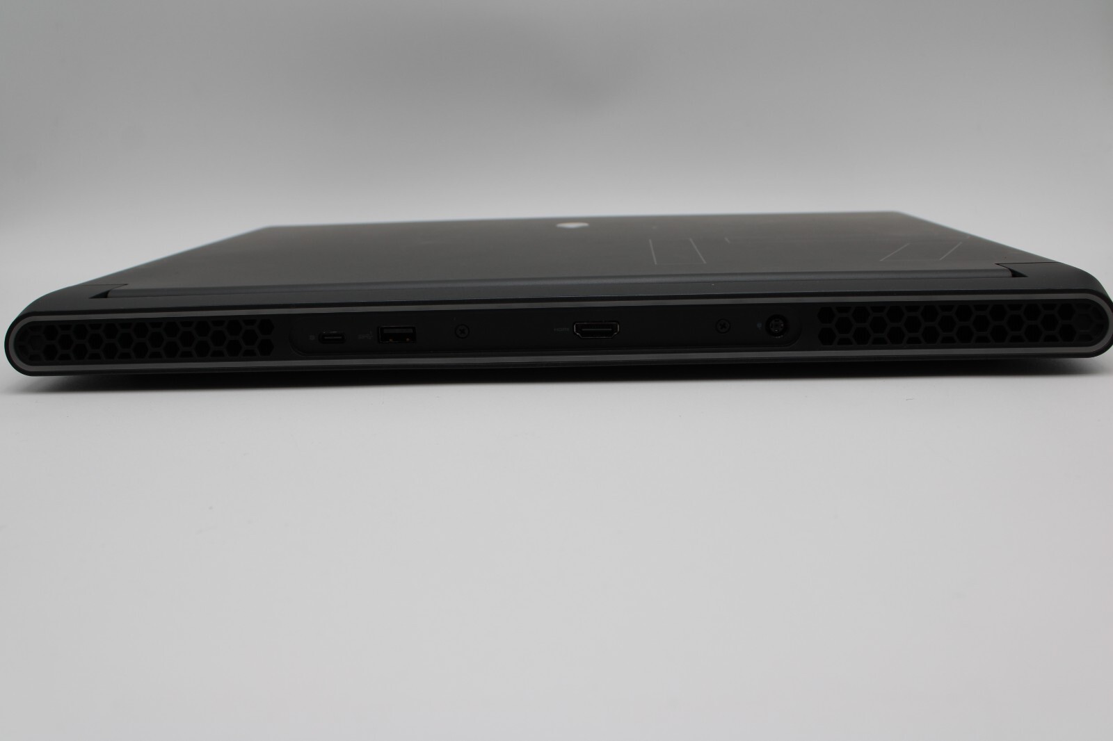 Alienware M17 R5 Gaming Laptop, 1TB SSD, Ryzen 9 6900HX, 32gb RAM, RTX 2080 GPU
