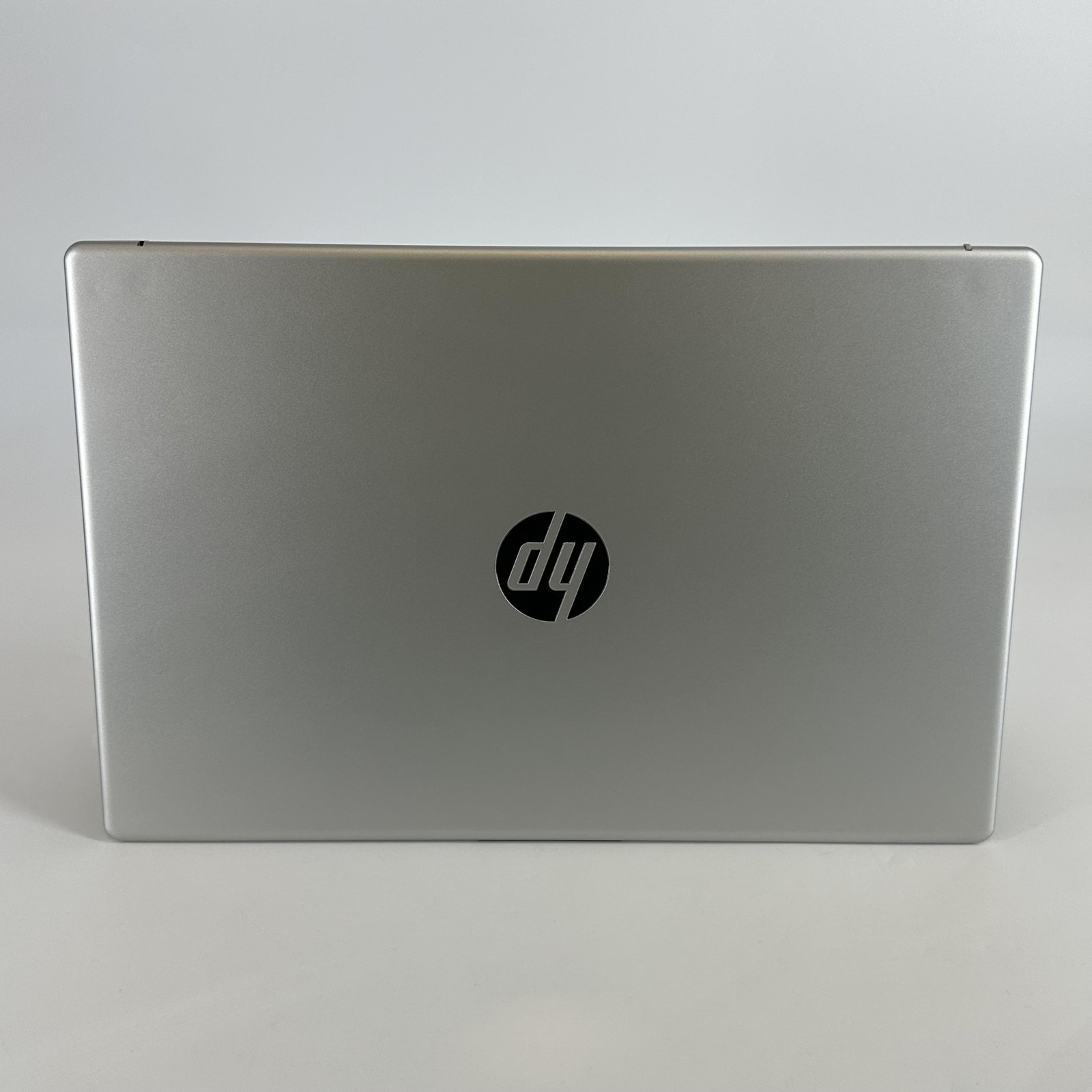 HP Pavilion 16 2023 Silver FHD+ 2.8 GHz Ryzen 5 7520U 8GB RAM 1TB SSD Very Good