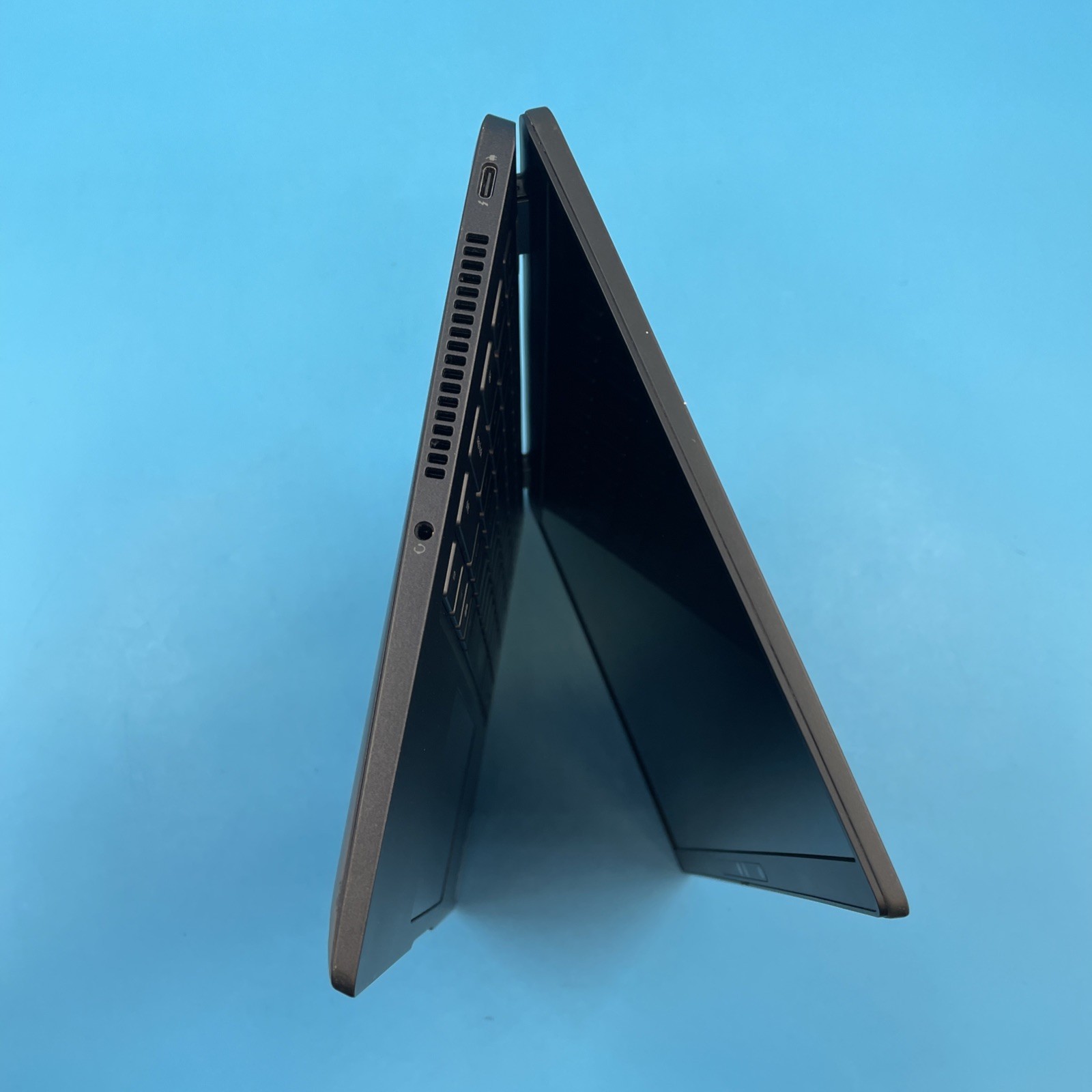 Dell Latitude 7420 | i5-1145G7 | 16GB RAM | NO DRIVE | NO OS | 56% BATTERY
