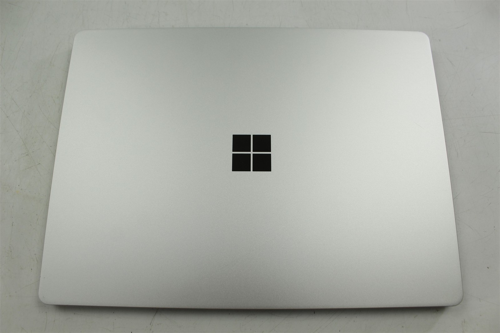 Microsoft Surface Laptop Go 2 2013 12.4″ i5-1135G7 256GB SSD 16GB RAM W11P