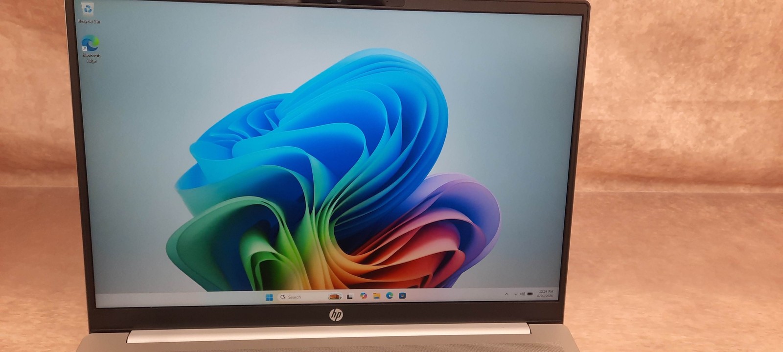 HP 16-ag1070wm OmniBook 5 Laptop 16″ AMD Ryzen AI 7 350 16GB 512GB SSD Charger