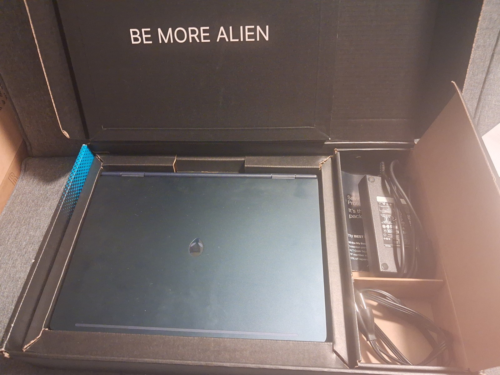 Alienware 16X Aurora 16in Blue Core Ultra 9 275HX 32GB 1TB RTX 5060