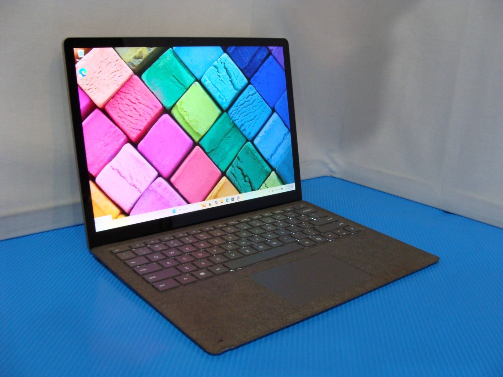 MS Surface Laptop 1769 13.5″ 2256×1504 TOUCH i7-7th 2.5GHz 8GB 256GB SSD W11P