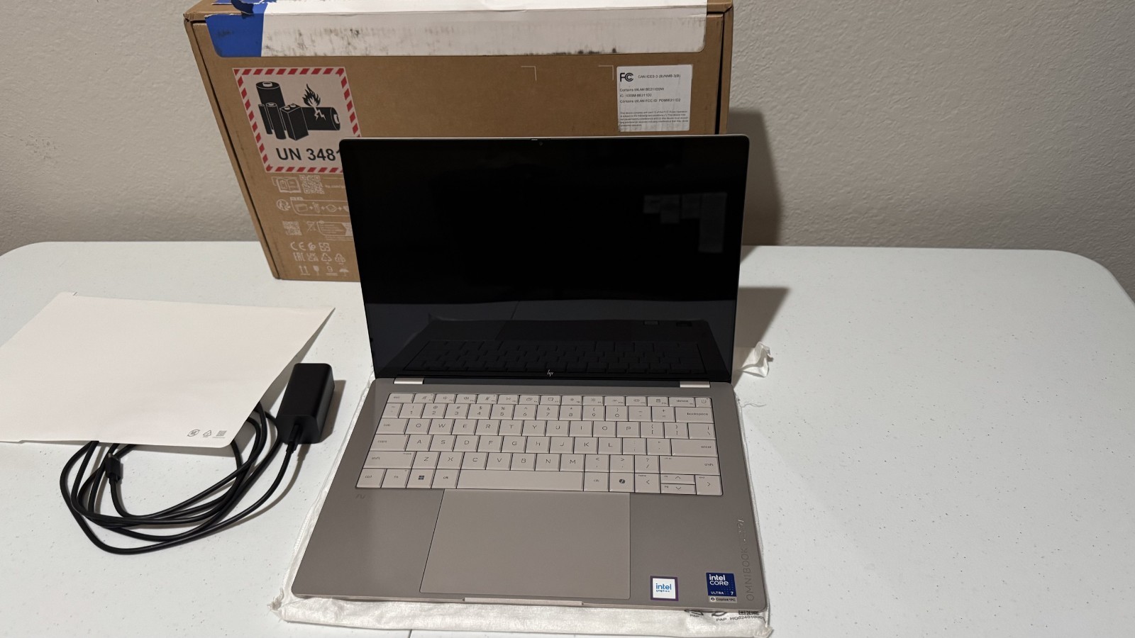 HP – OmniBook Ultra – 14″ 3K OLED Touchscreen Laptop – Intel Core Ultra 7 356H
