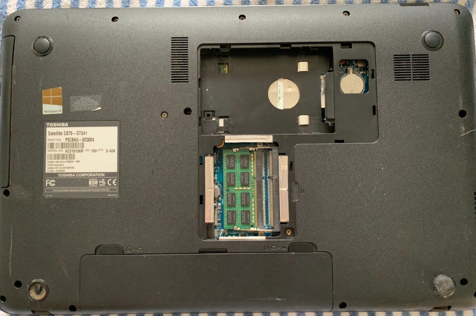 Toshiba Satellite C875-S7341 Intel i3-2328M 2.20Ghz 4GB Ram Chg. Battery. No HDD